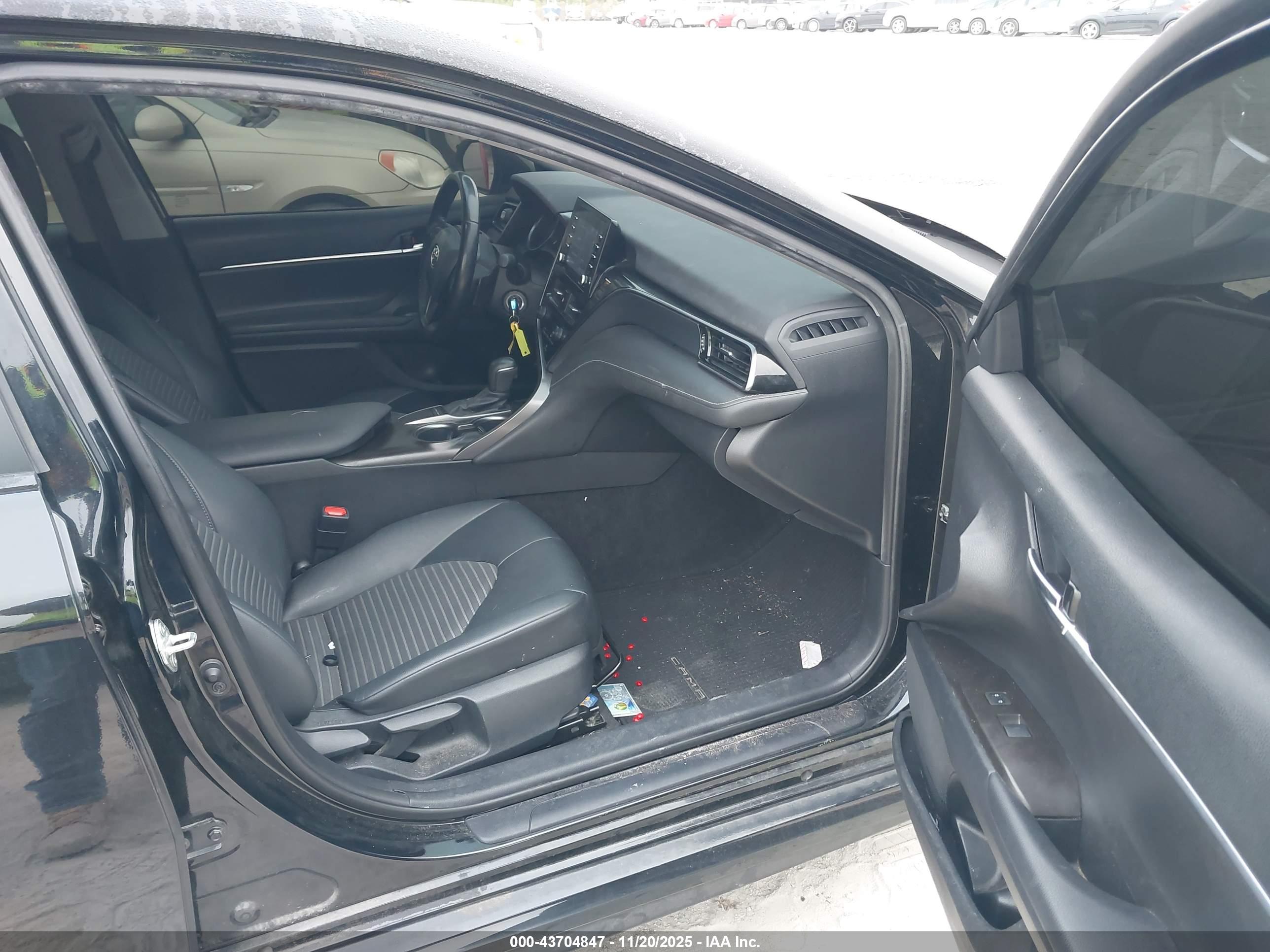 TOYOTA CAMRY image 5