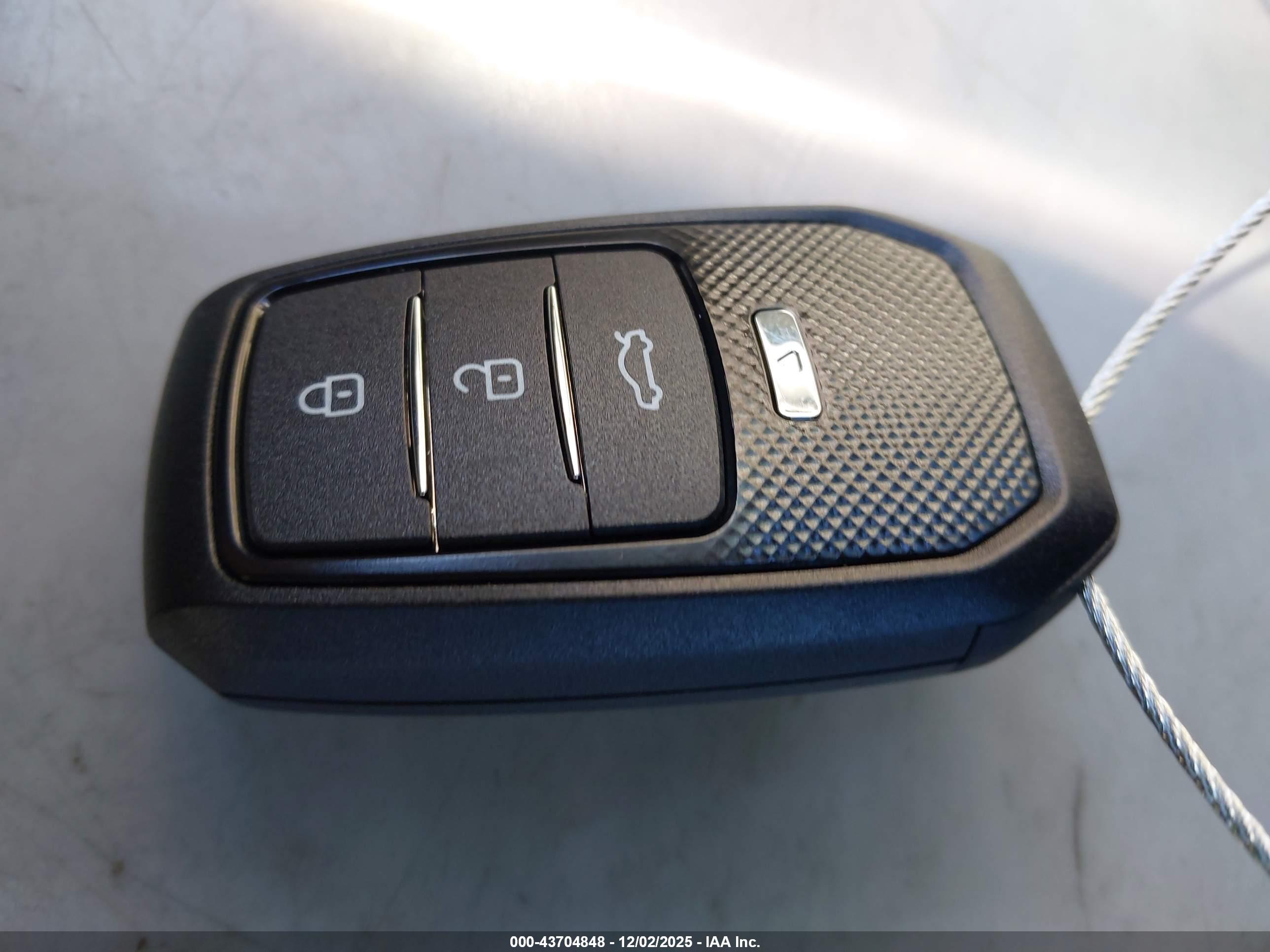 TOYOTA PRIUS image 11
