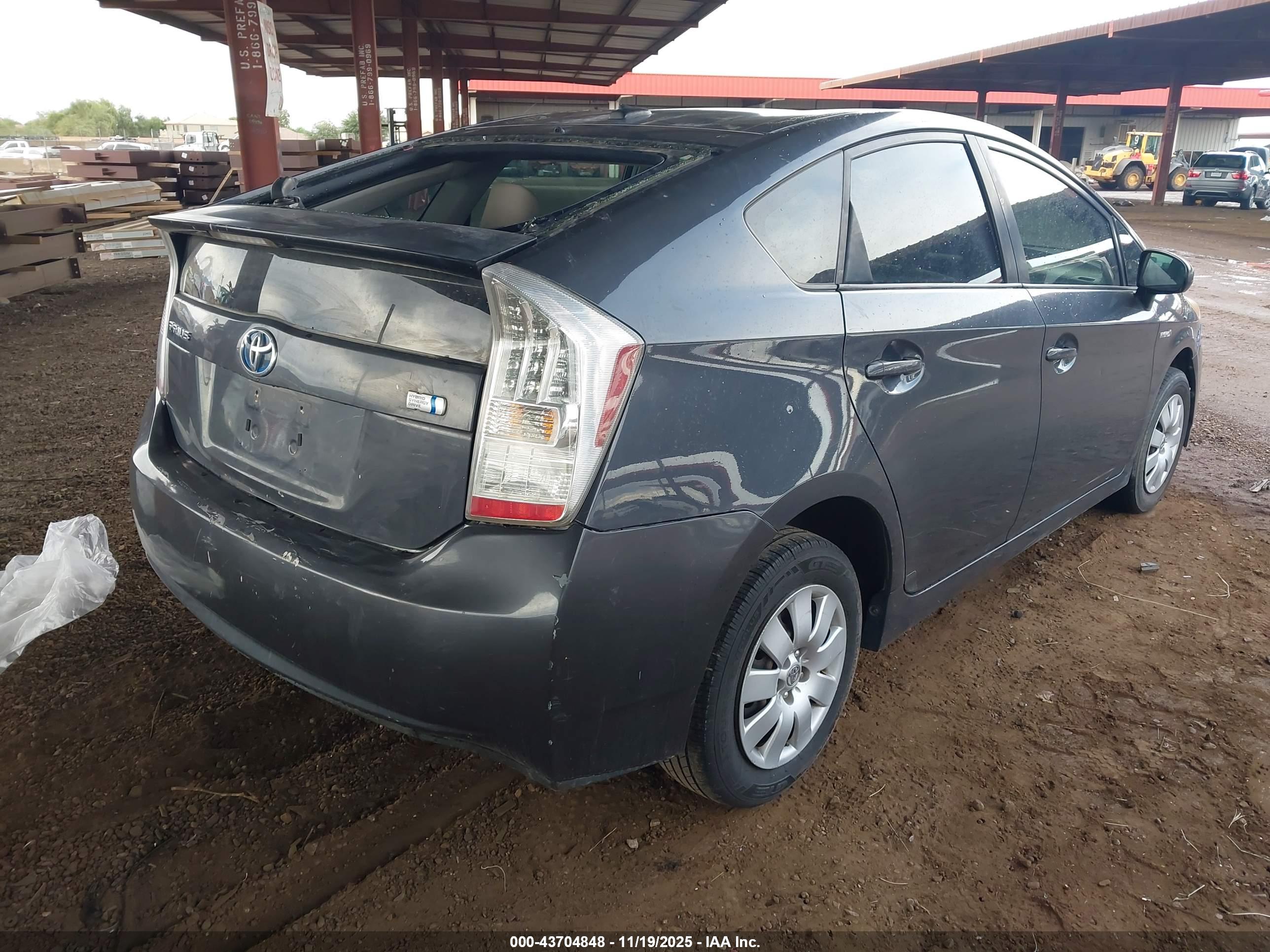 TOYOTA PRIUS image 4