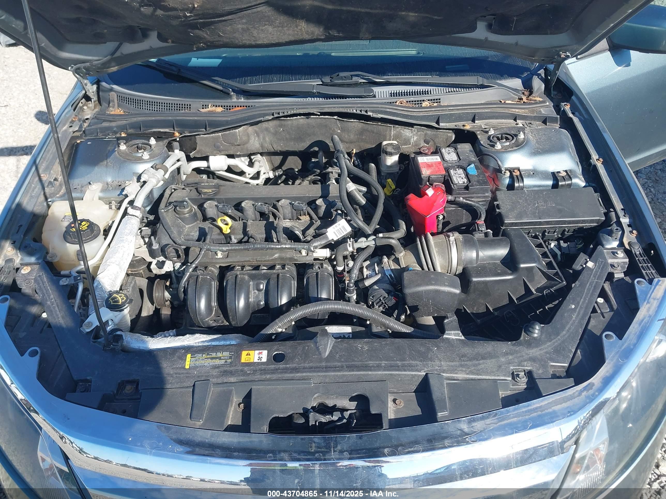 FORD FUSION image 10