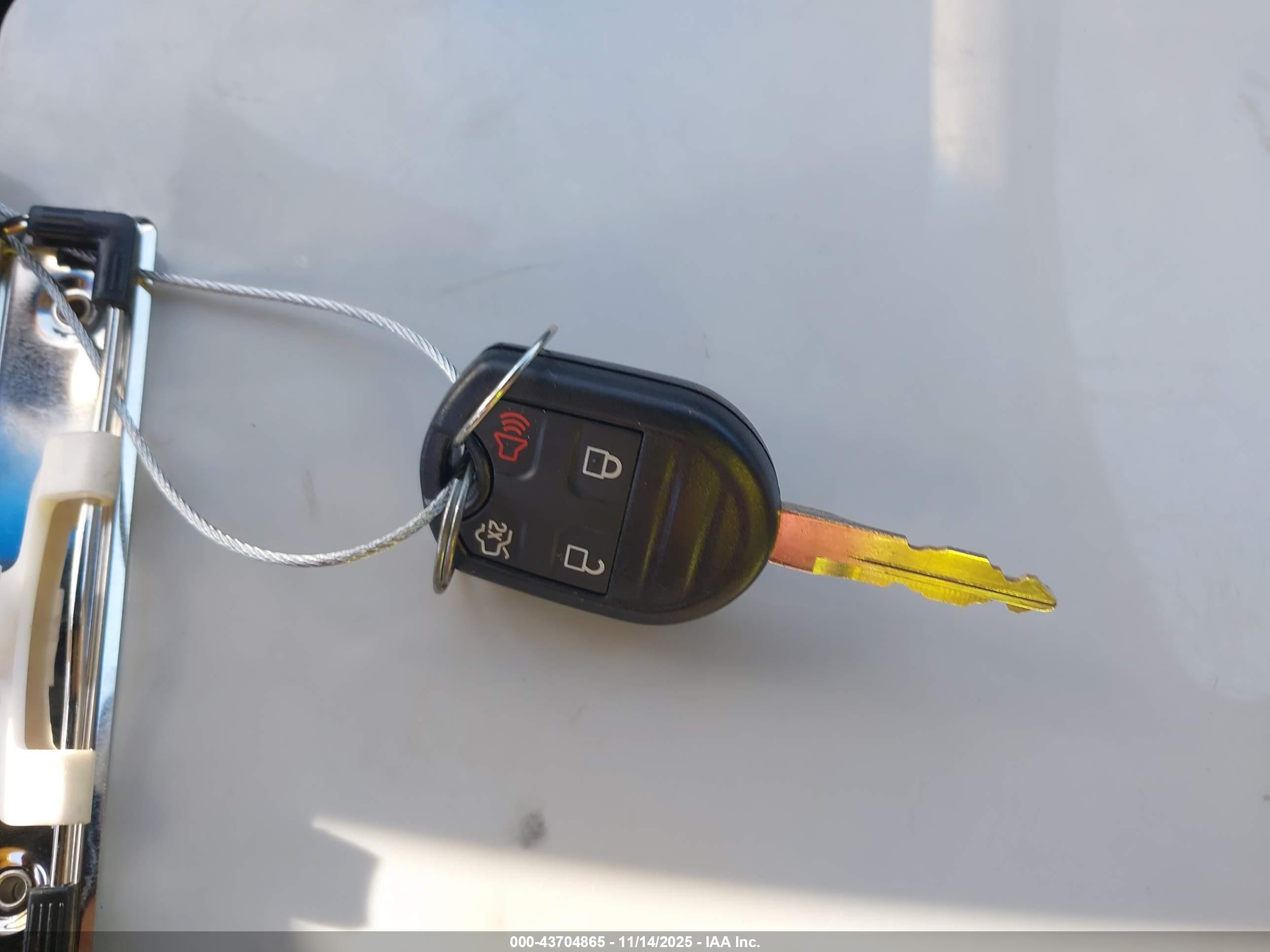 FORD FUSION image 11