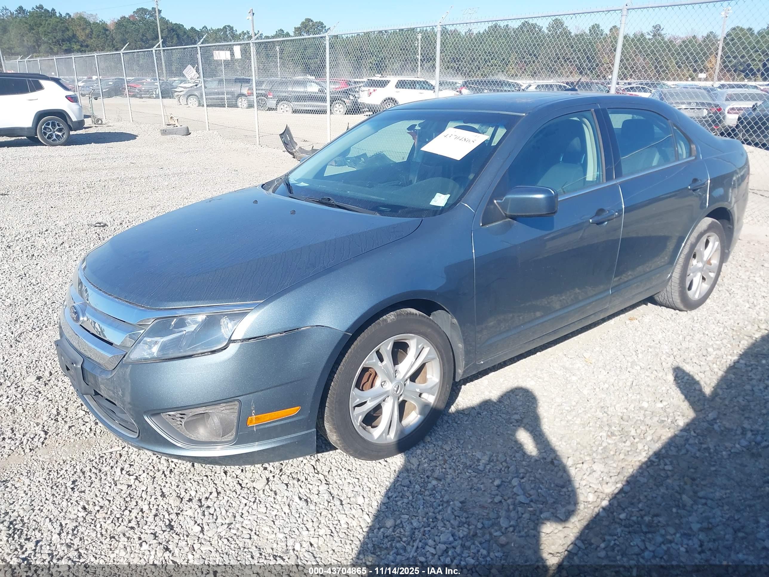 FORD FUSION image 2
