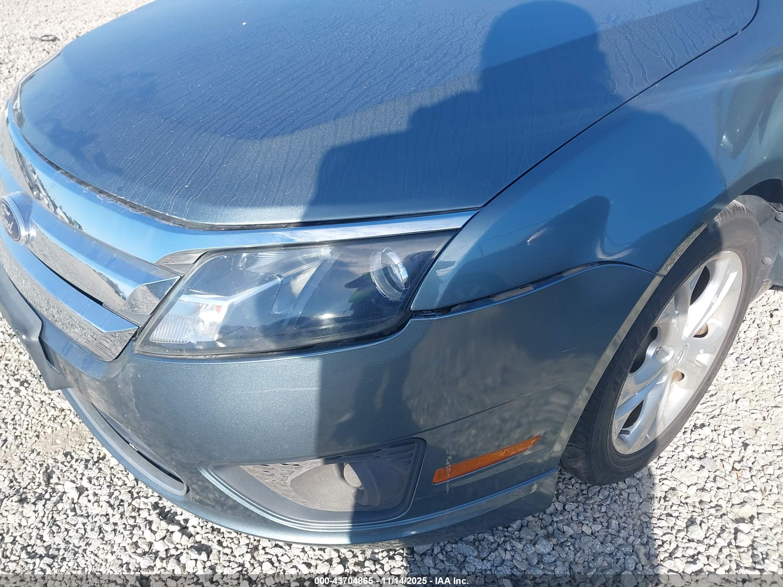FORD FUSION image 6