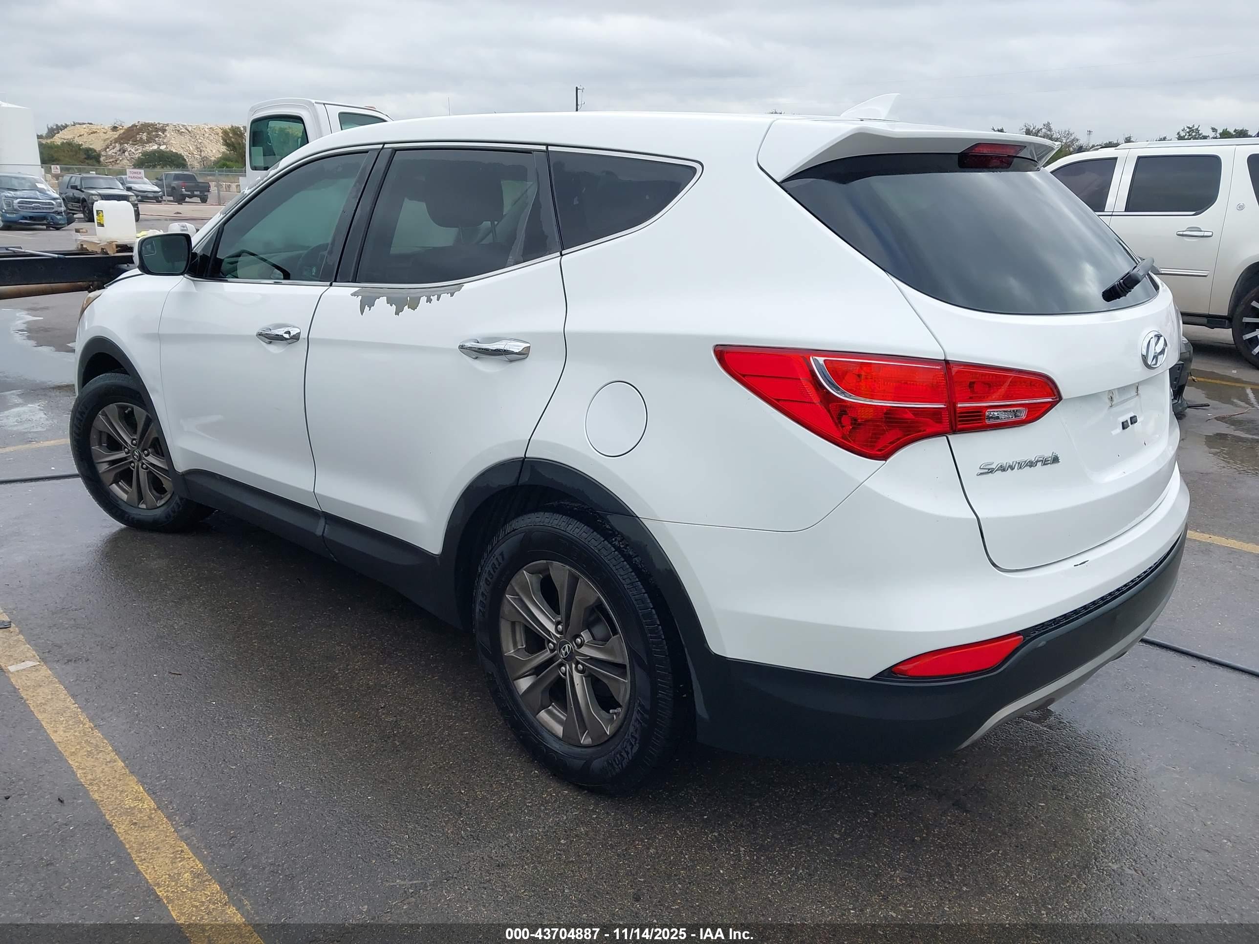 HYUNDAI SANTA image 3