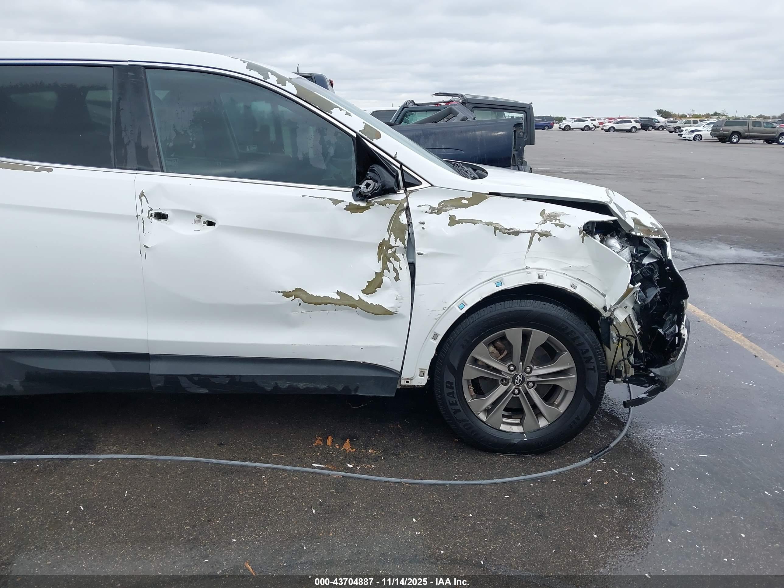 HYUNDAI SANTA image 6