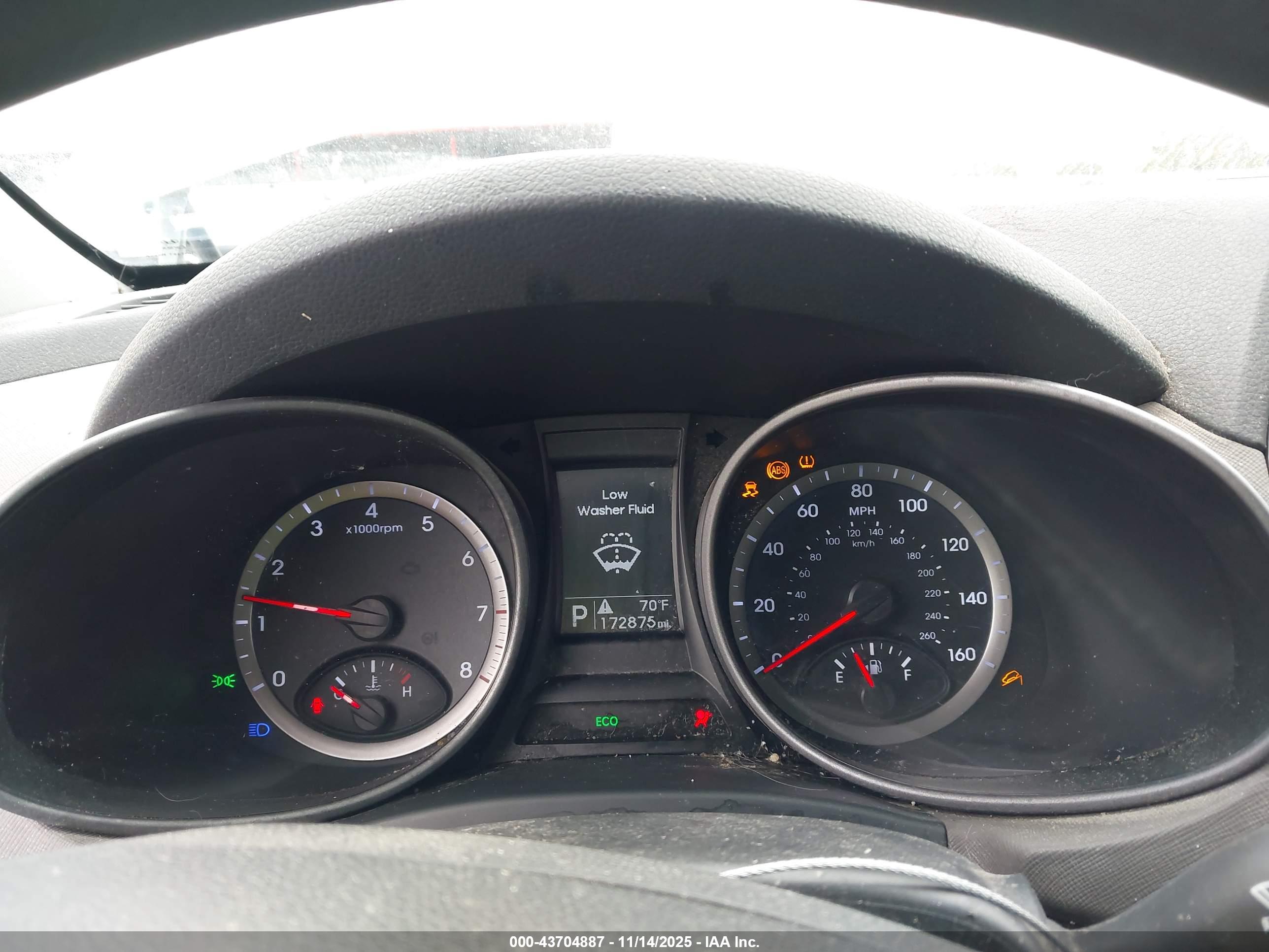 HYUNDAI SANTA image 7