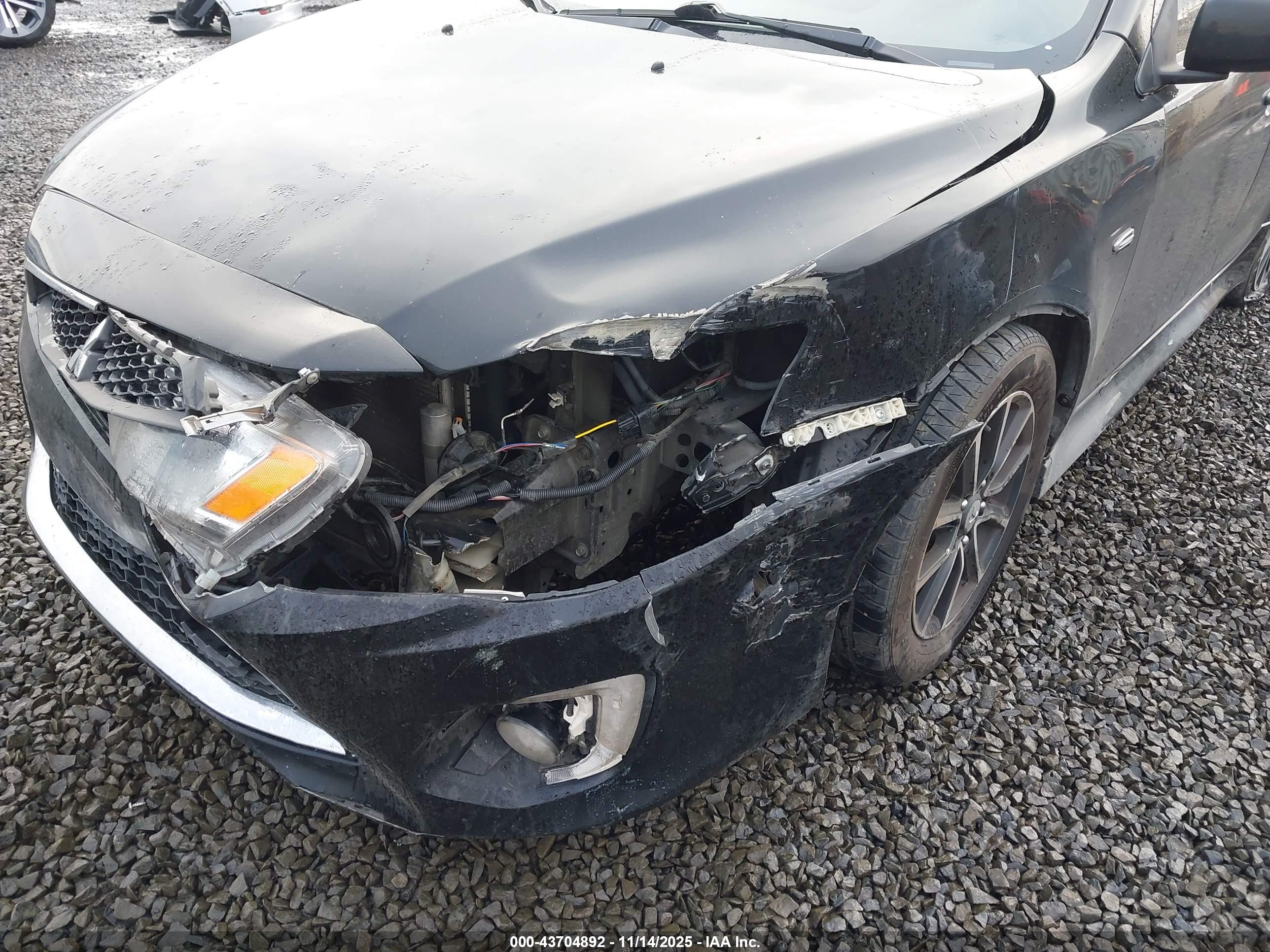 MITSUBISHI LANCER image 6
