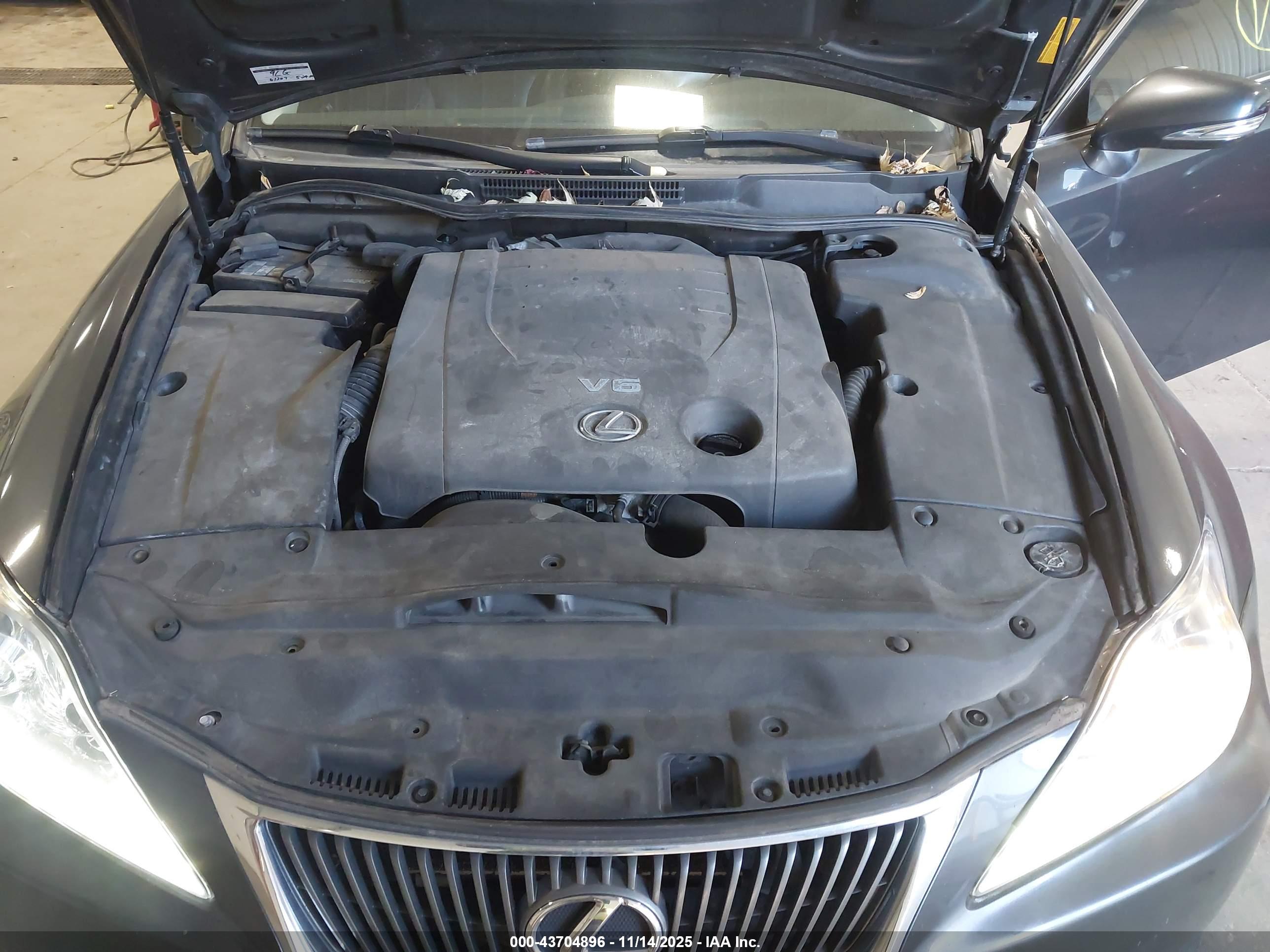 LEXUS IS image 10