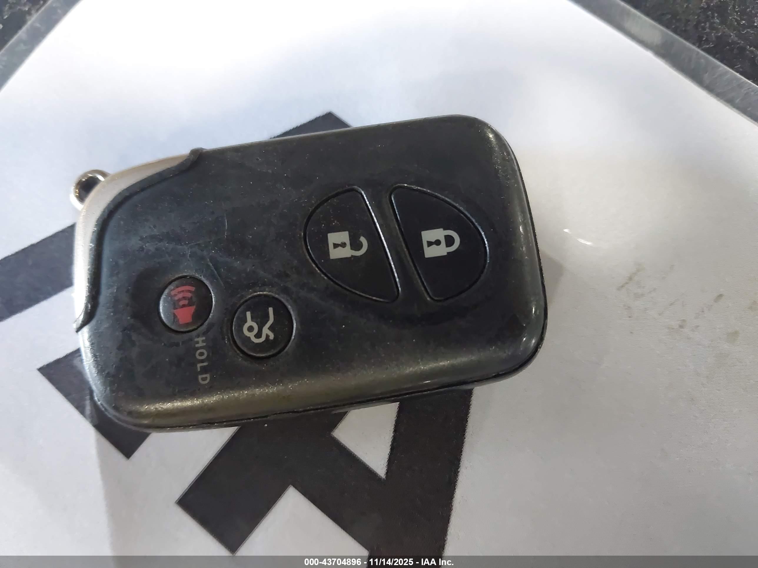 LEXUS IS image 11