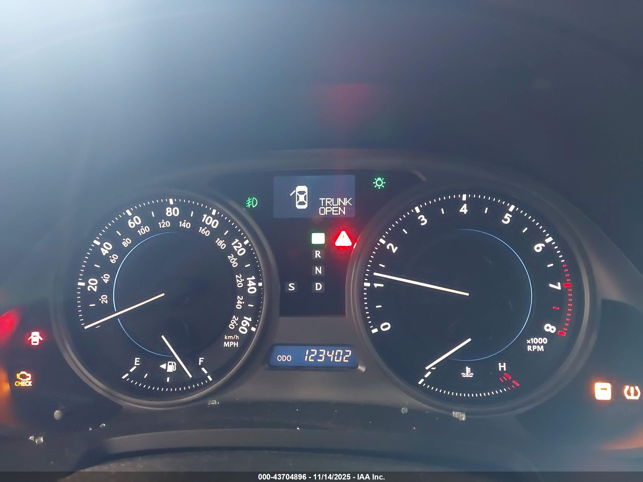 LEXUS IS image 7