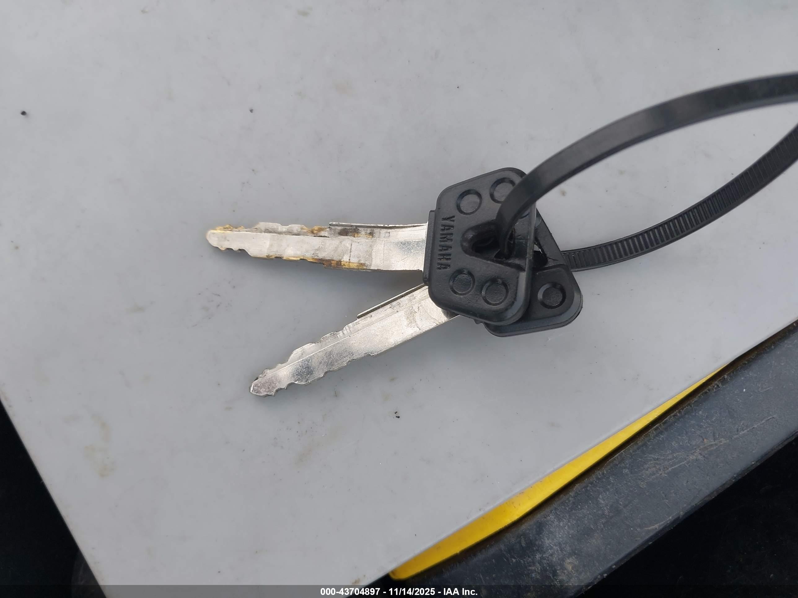 YAMAHA XT250 image 11
