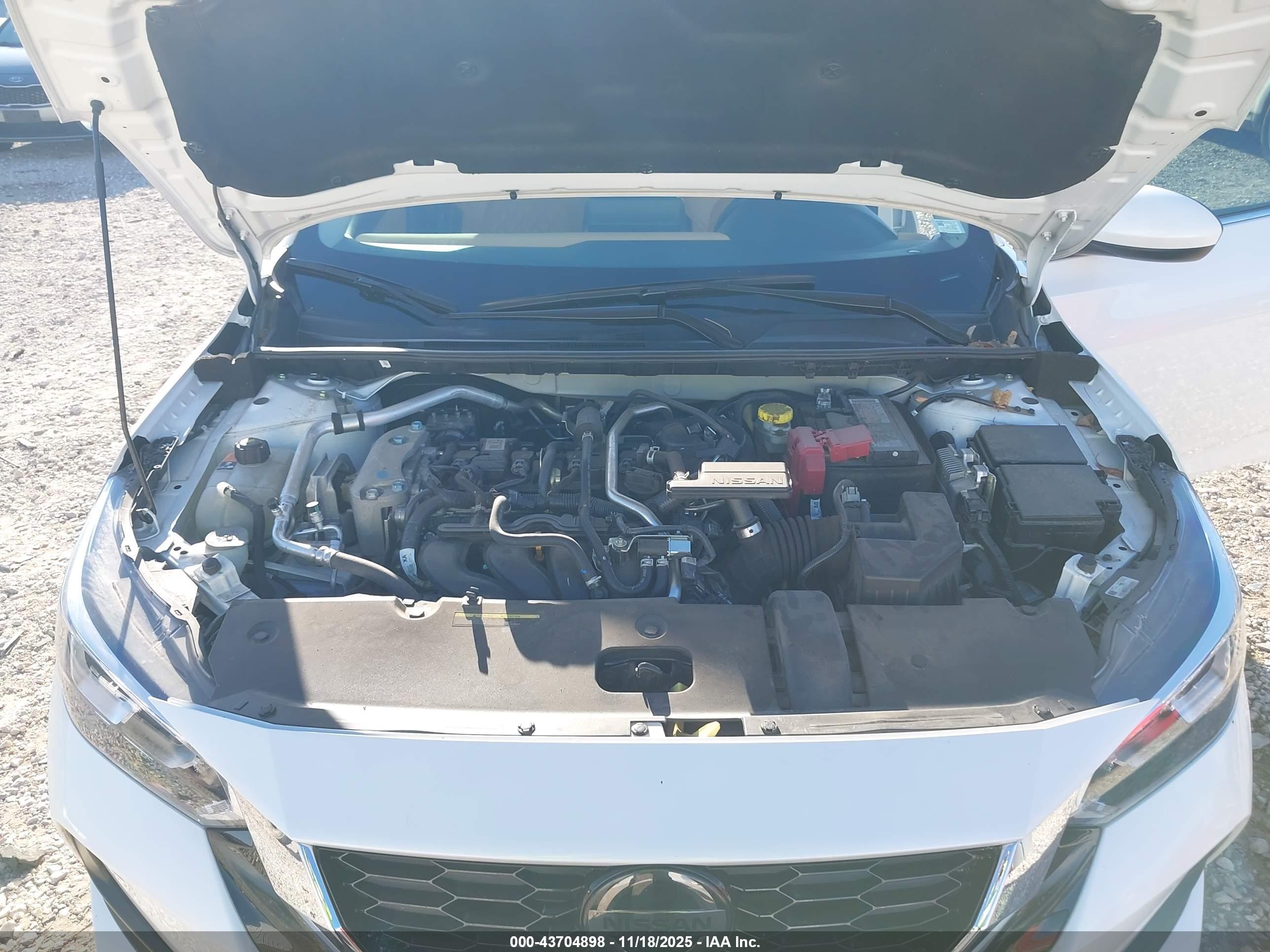 NISSAN SENTRA image 10