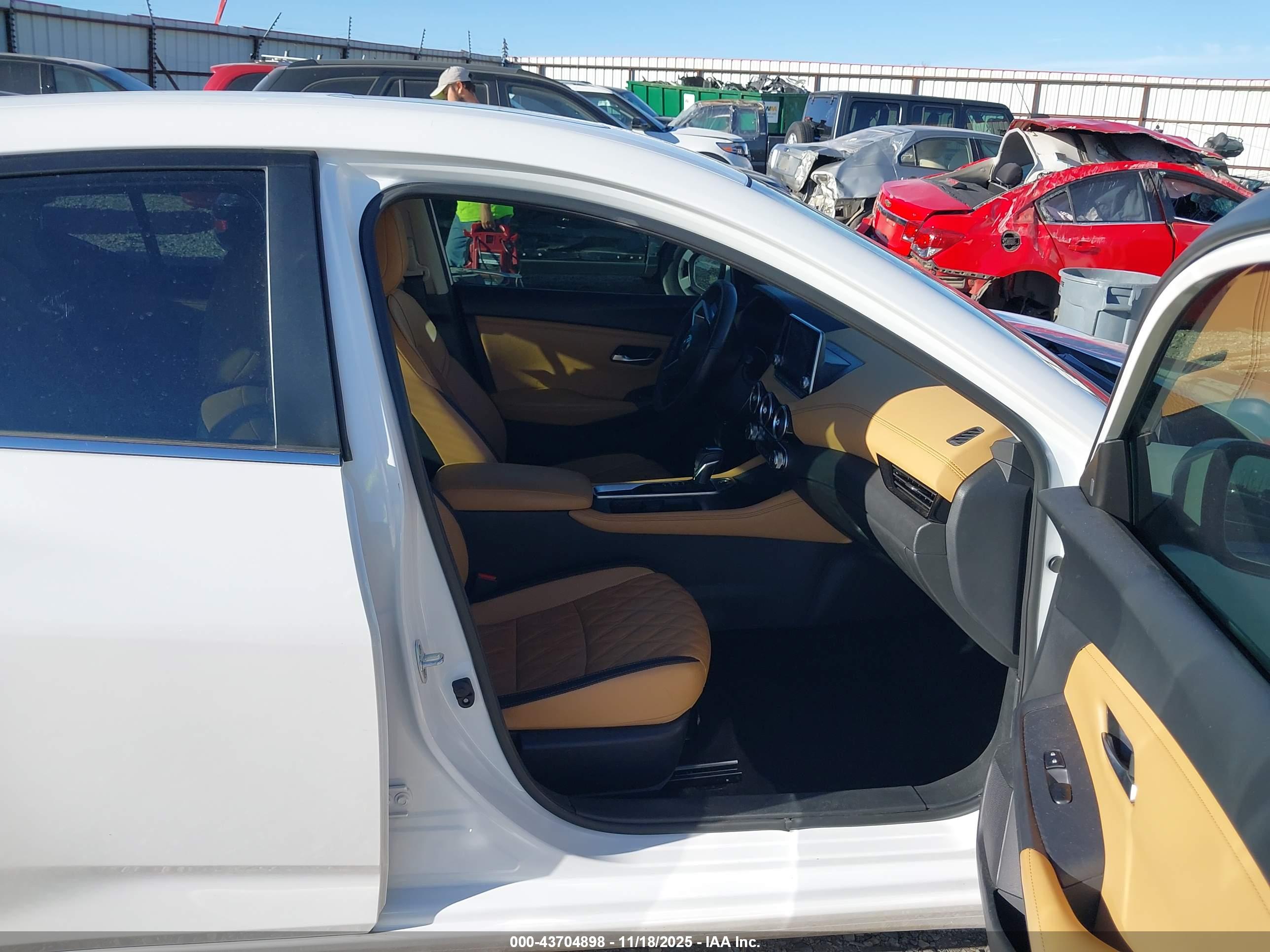 NISSAN SENTRA image 5