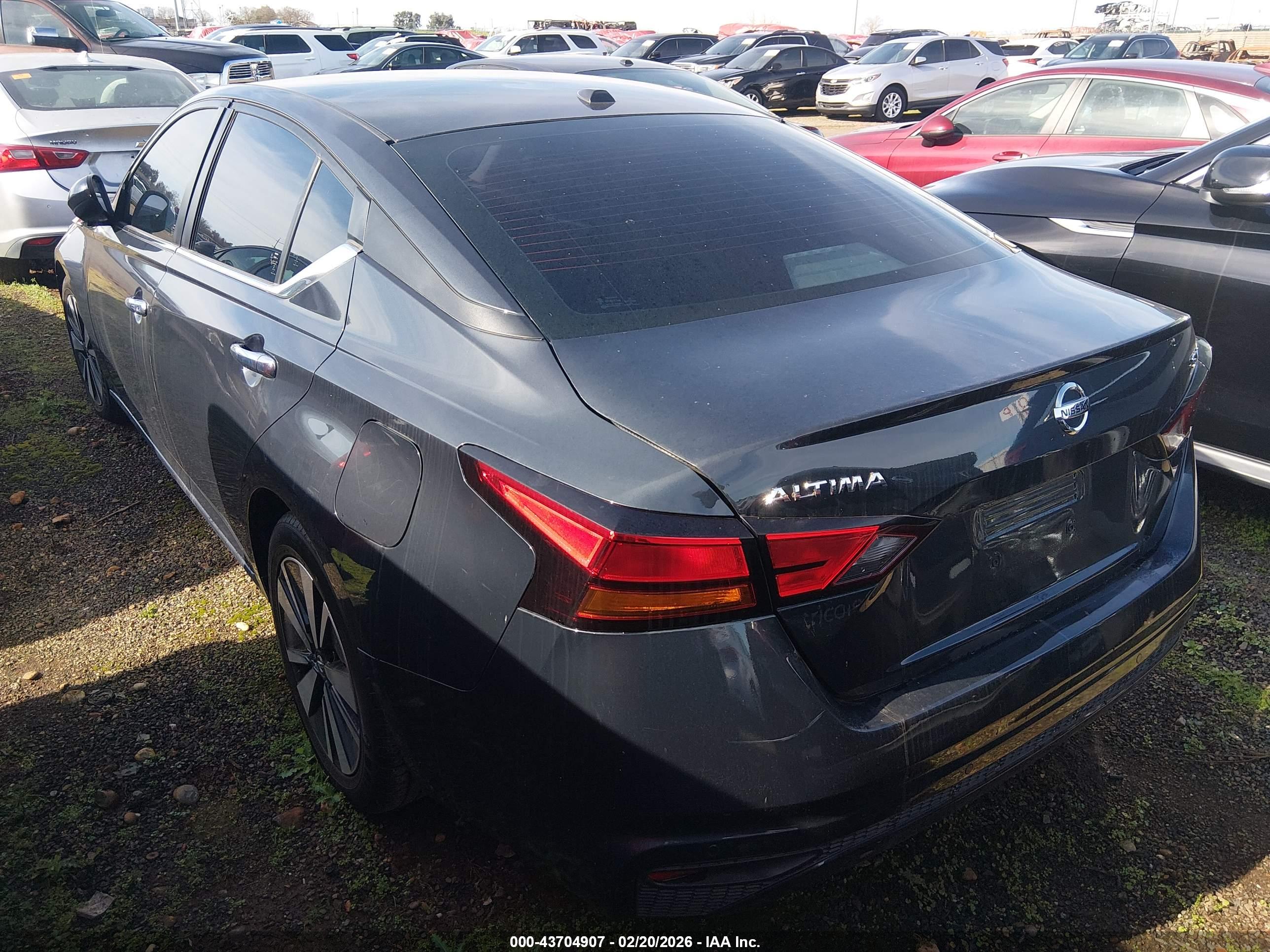 NISSAN ALTIMA image 3