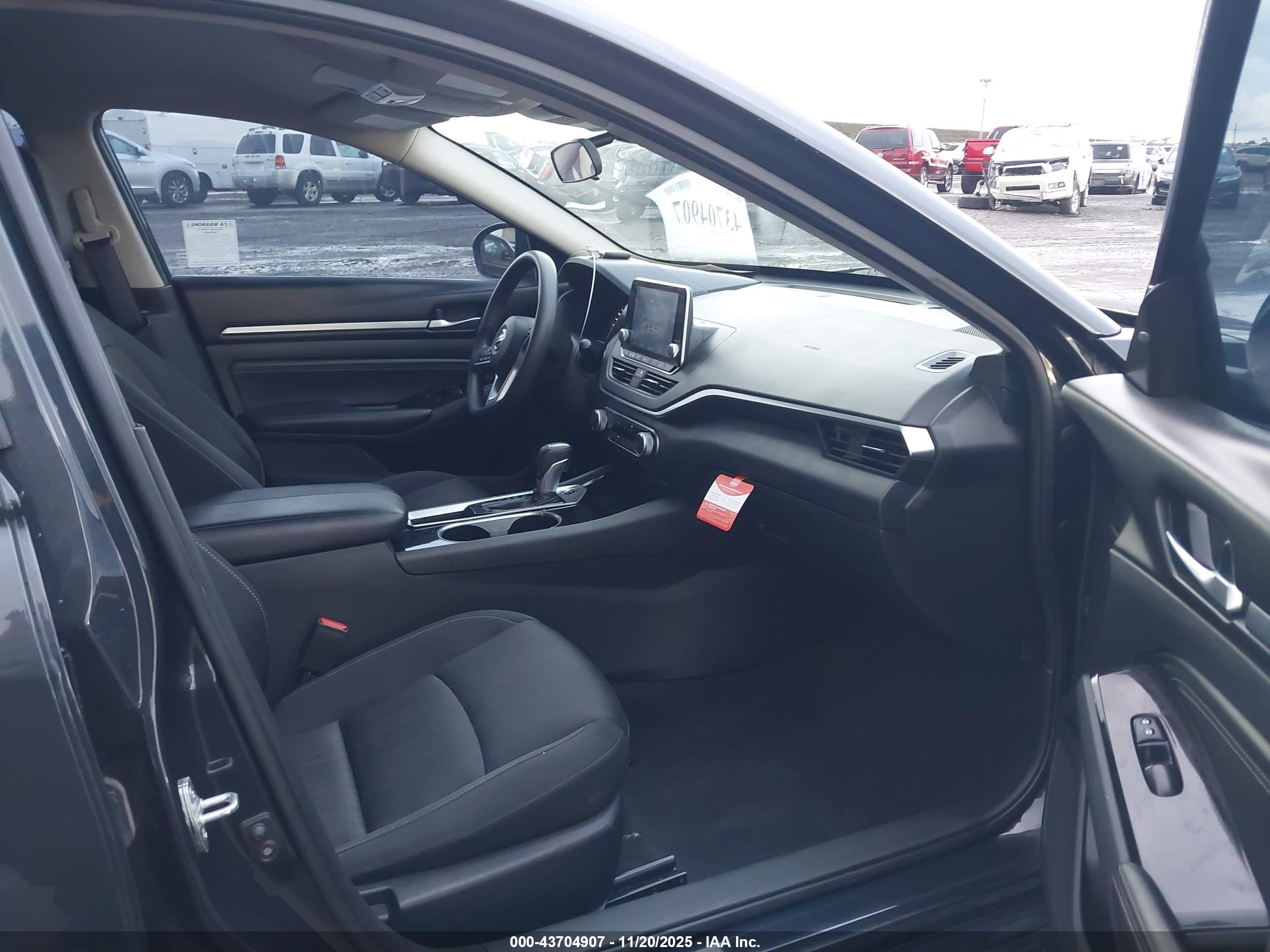 NISSAN ALTIMA image 5