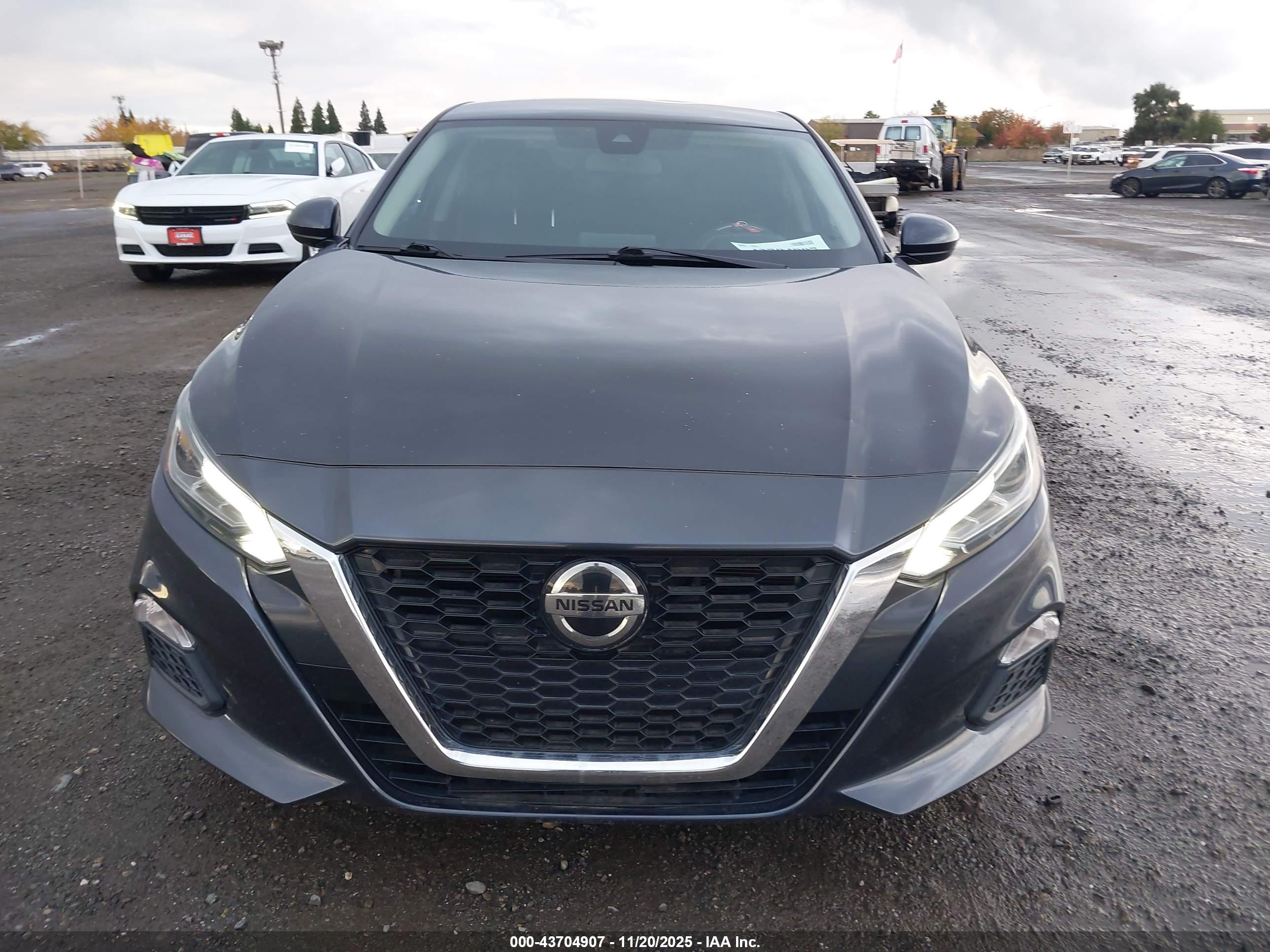 NISSAN ALTIMA image 6
