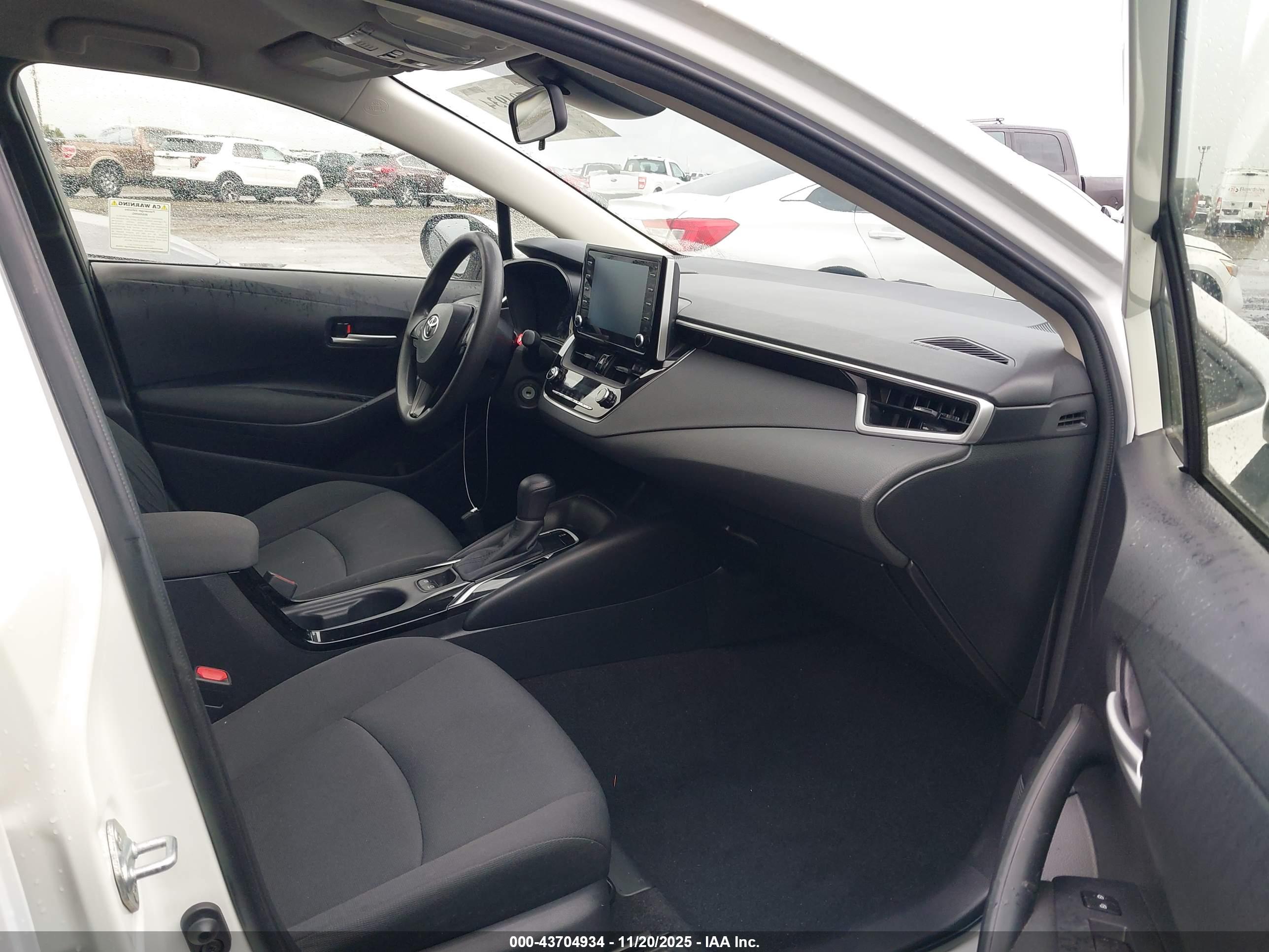 TOYOTA COROLLA image 5