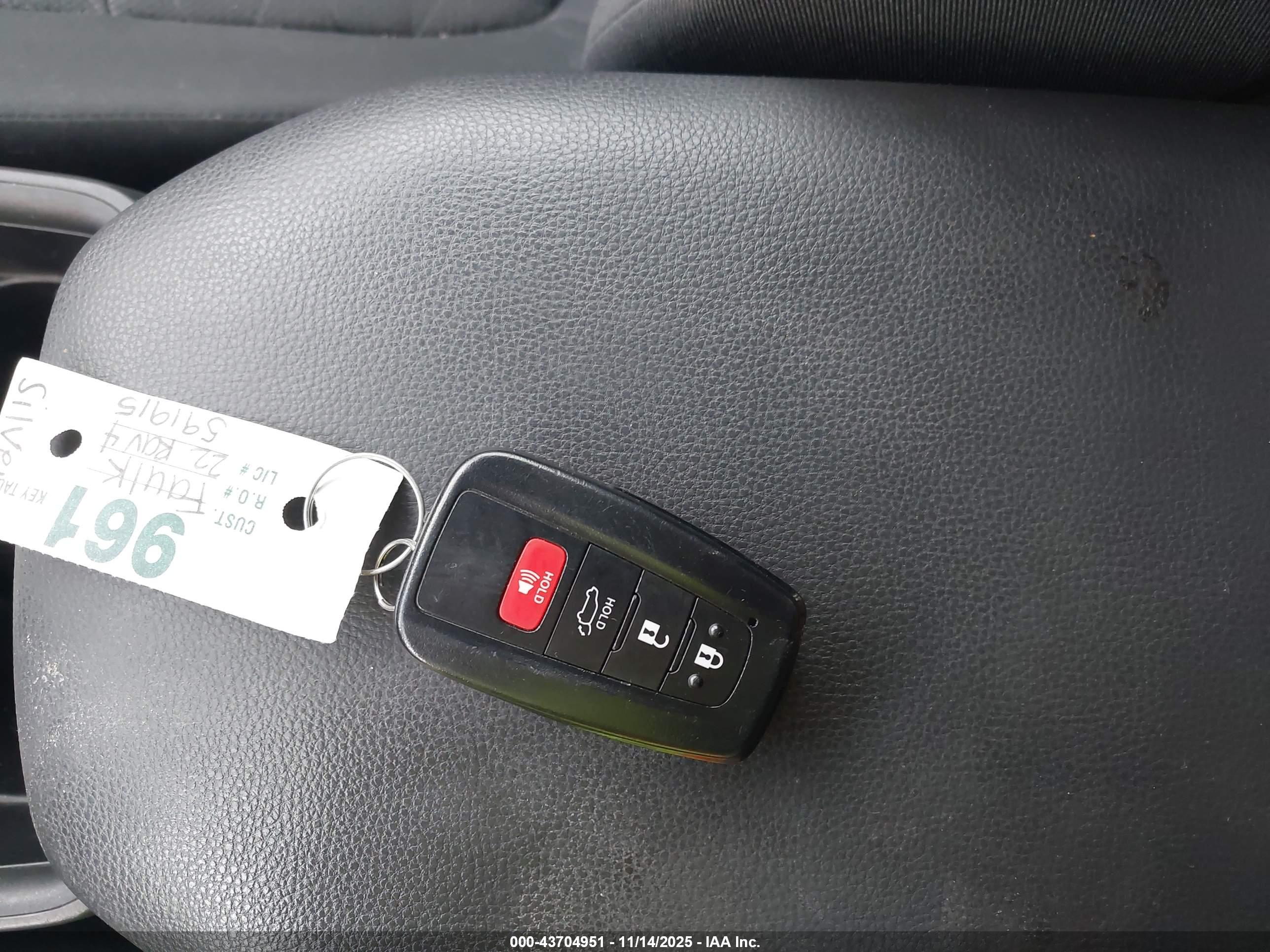 TOYOTA RAV4 image 11