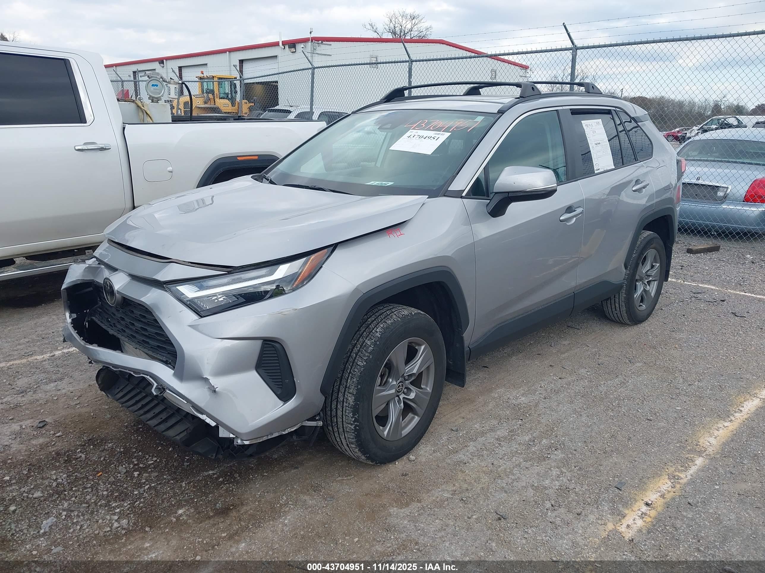 TOYOTA RAV4 image 2