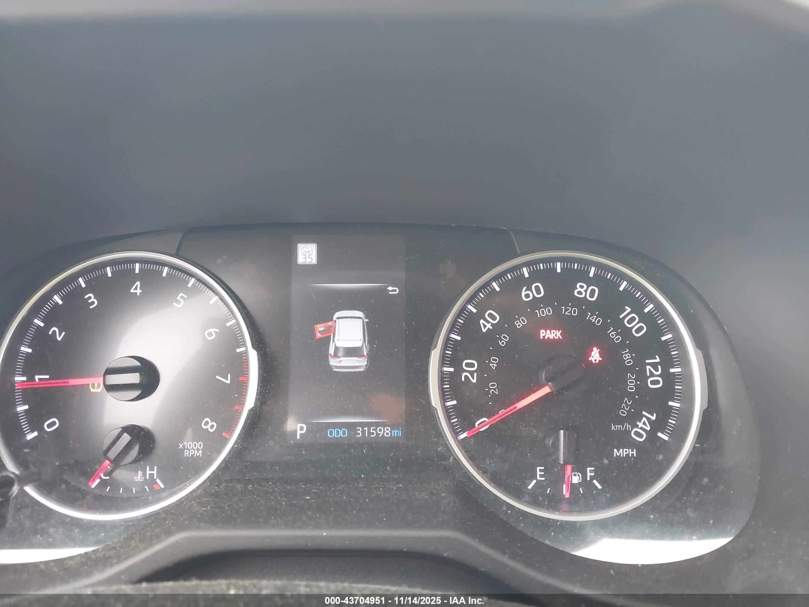 TOYOTA RAV4 image 7