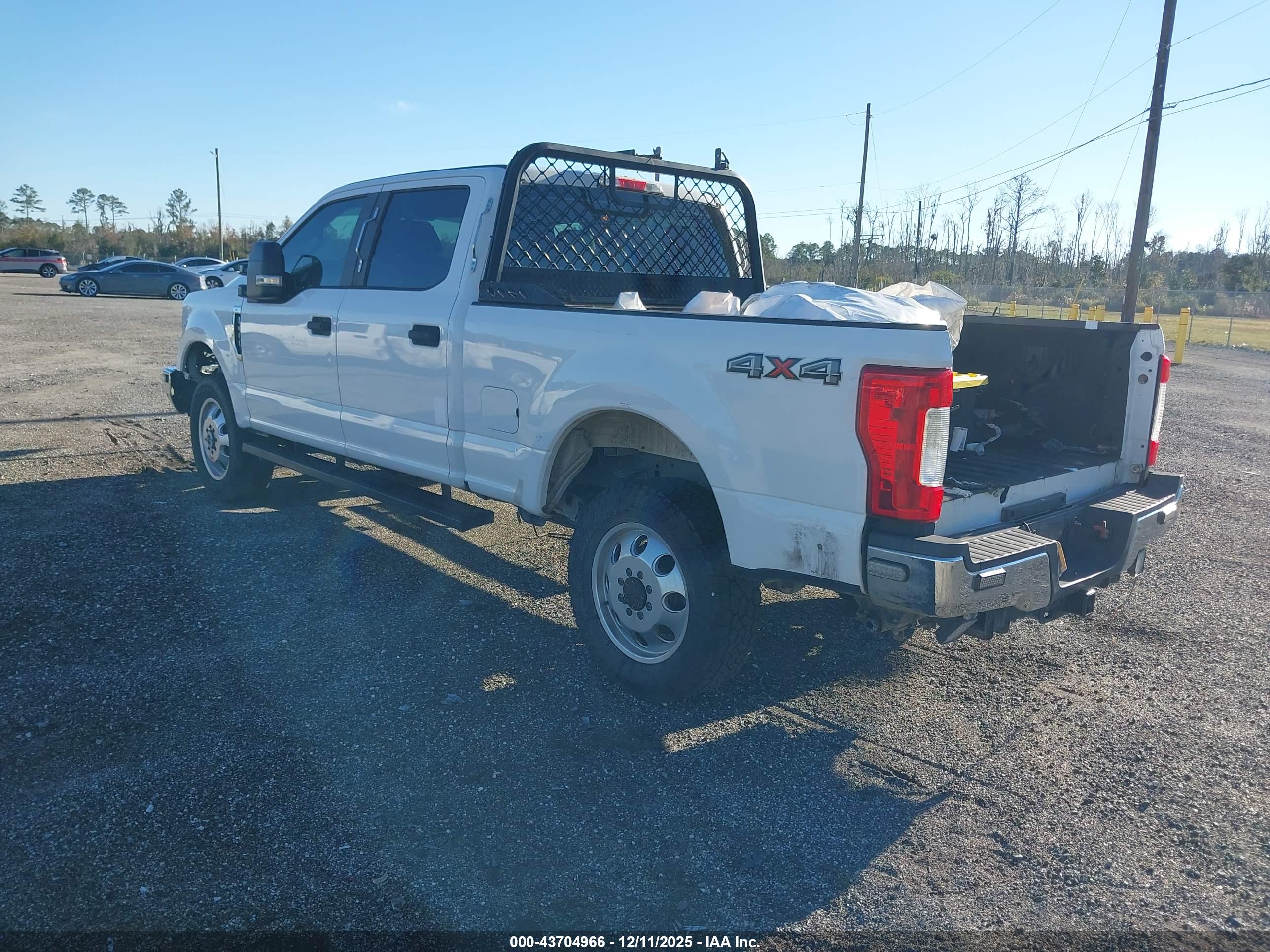 FORD F-350 image 3