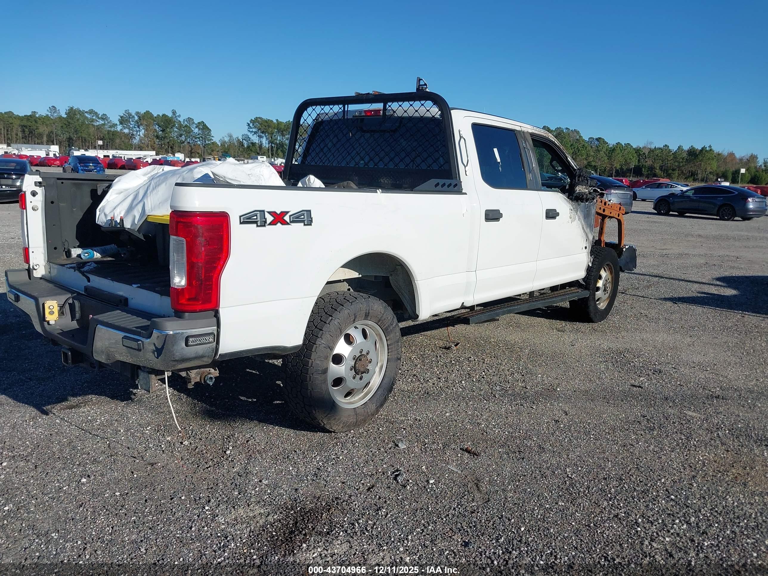 FORD F-350 image 4