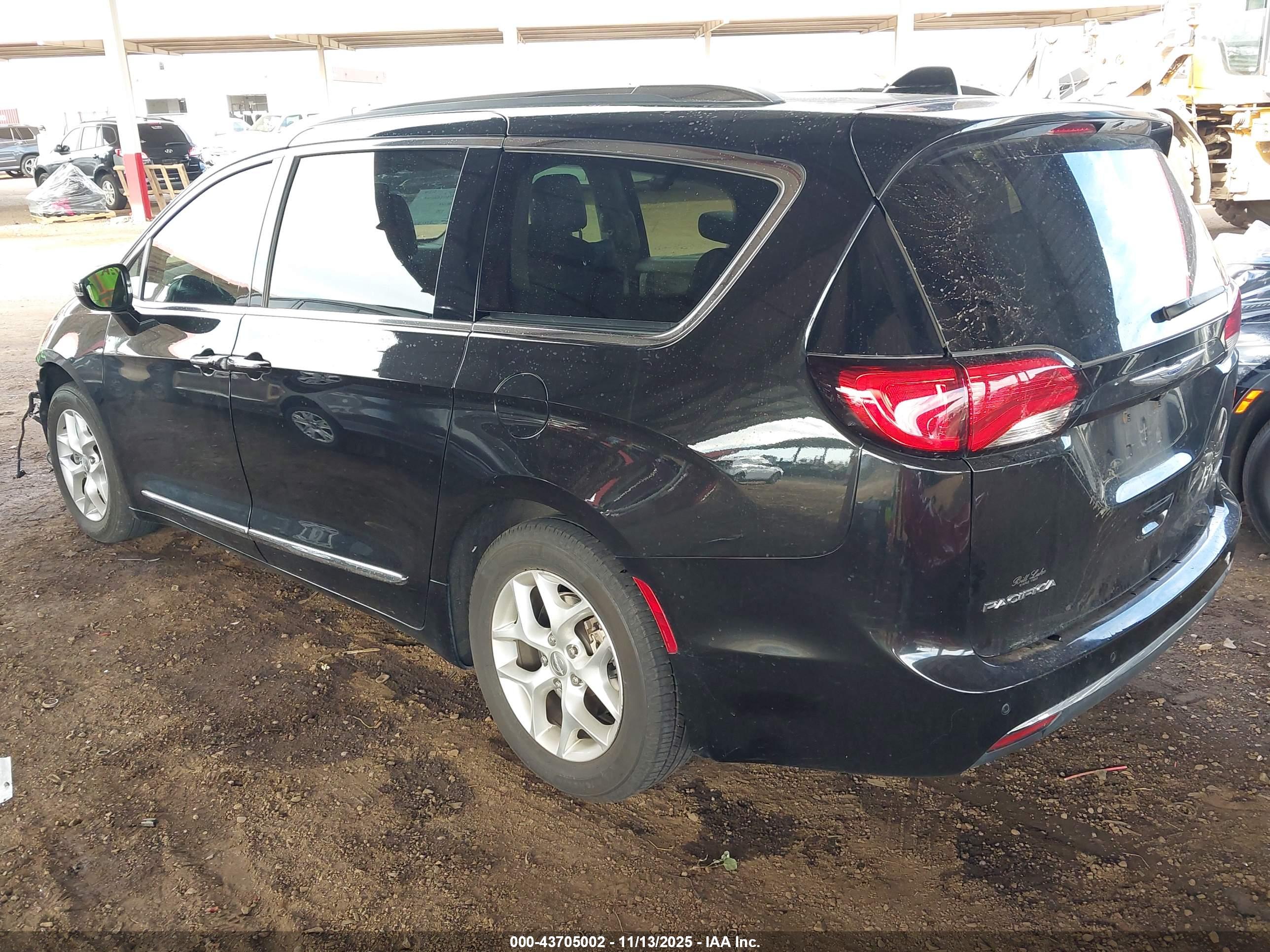 CHRYSLER PACIFICA image 3