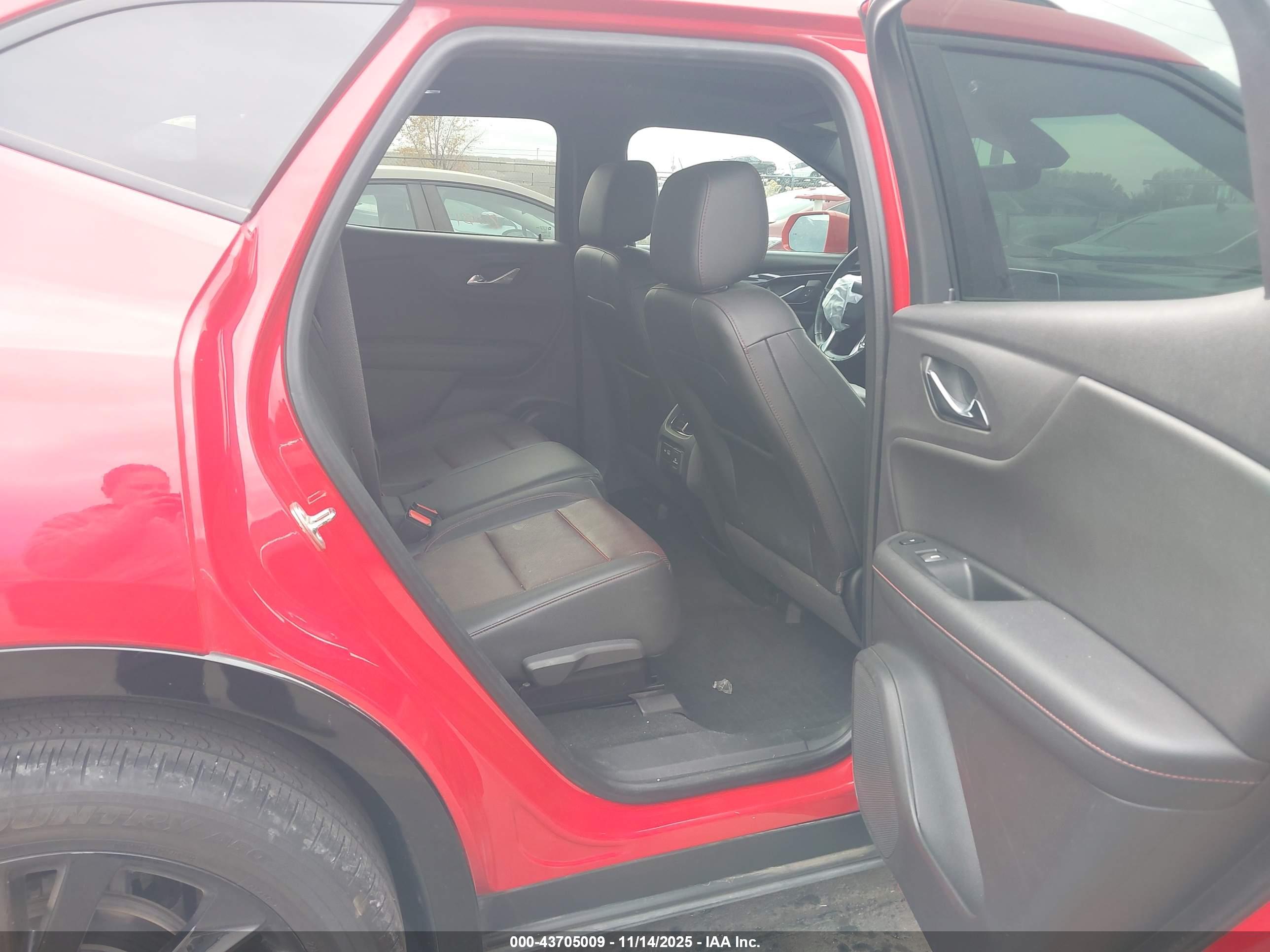 CHEVROLET BLAZER image 8