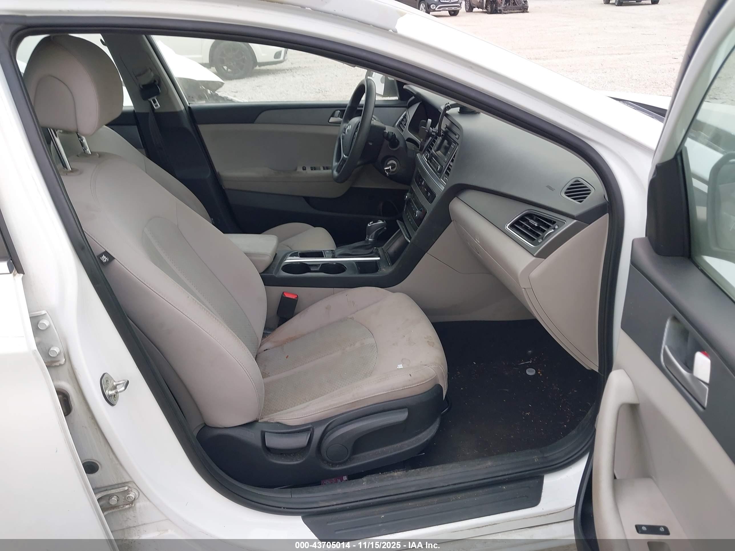 HYUNDAI SONATA image 5