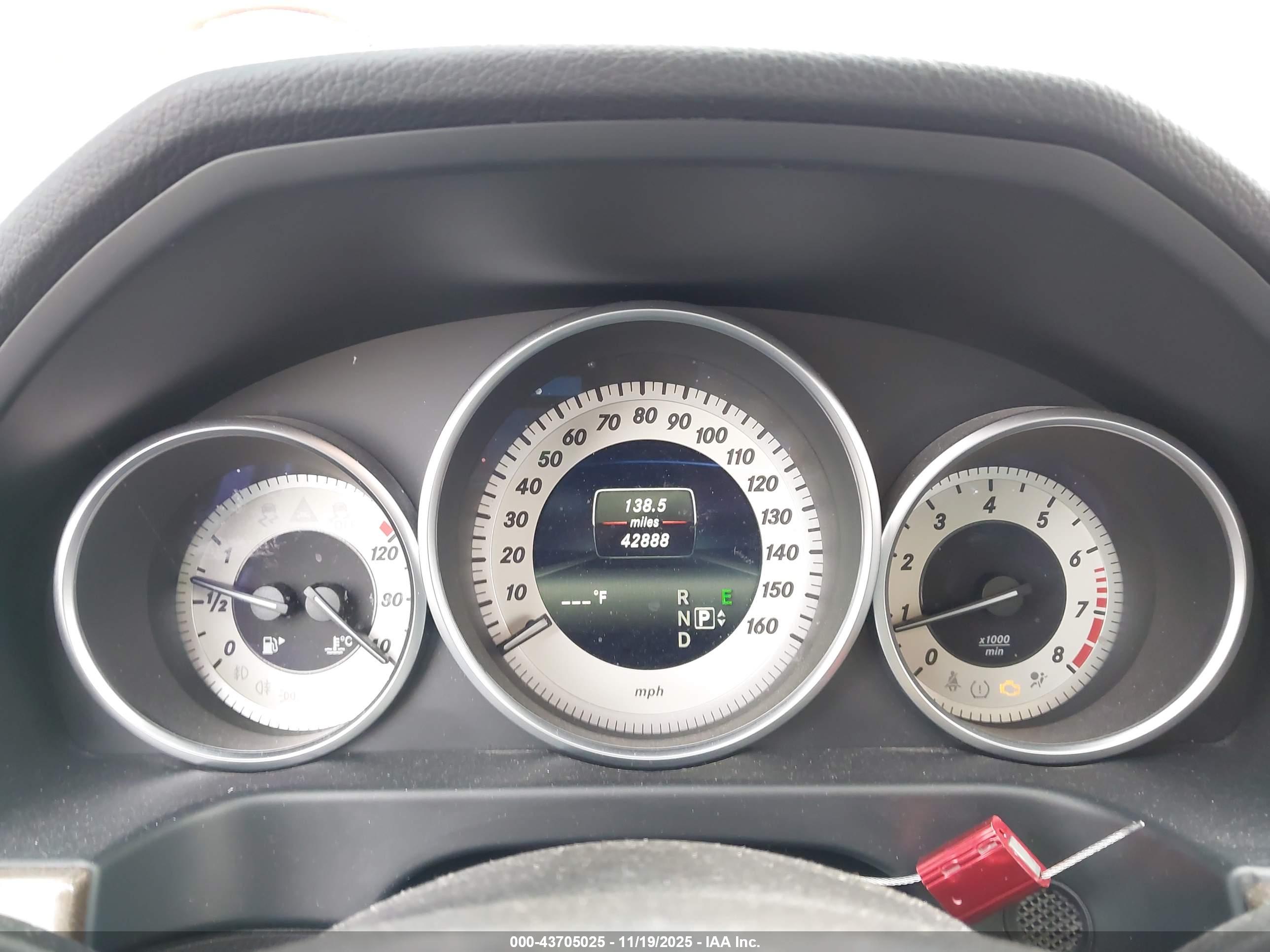 MERCEDES-BENZ E image 7