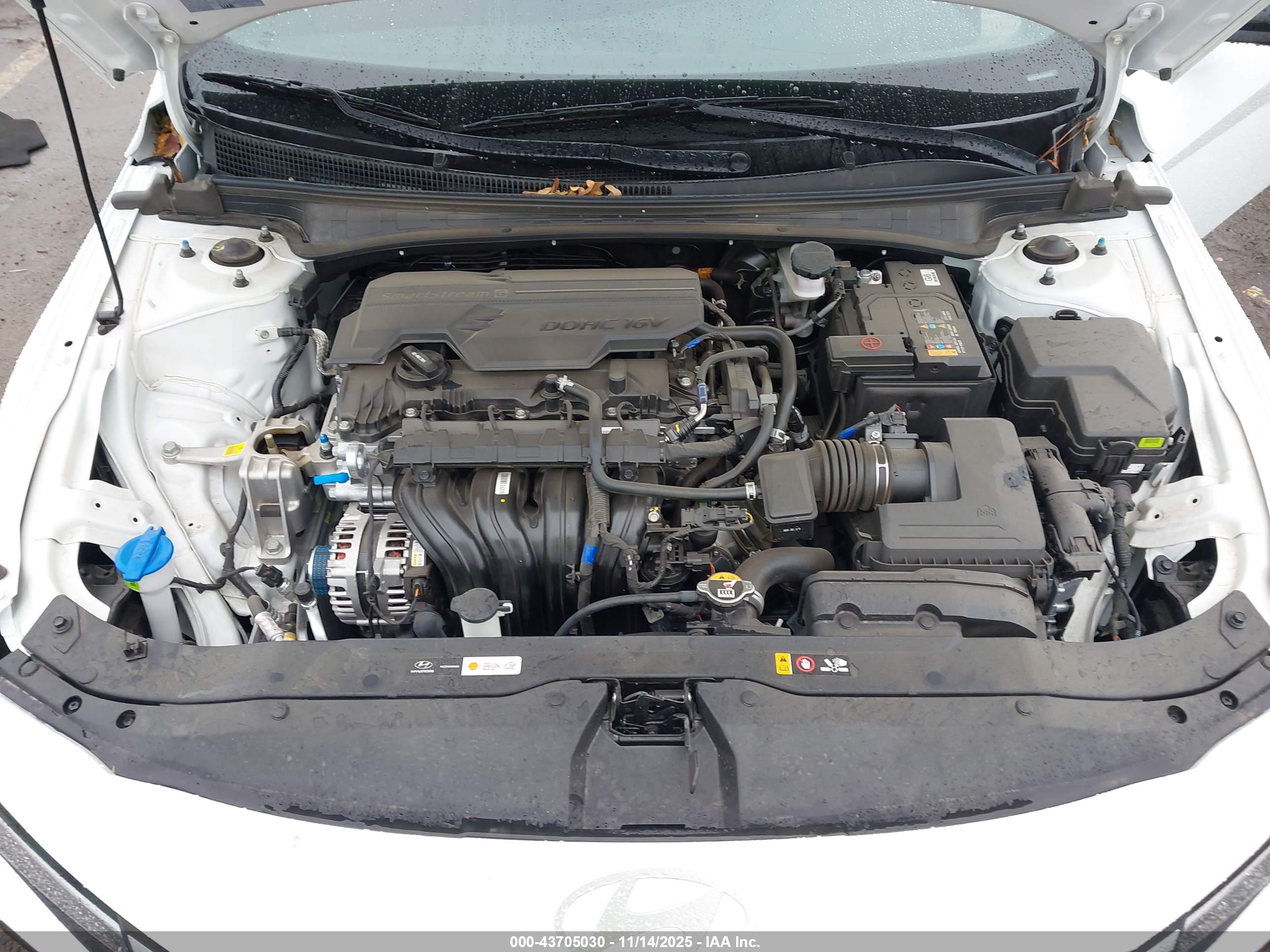 HYUNDAI ELANTRA image 10