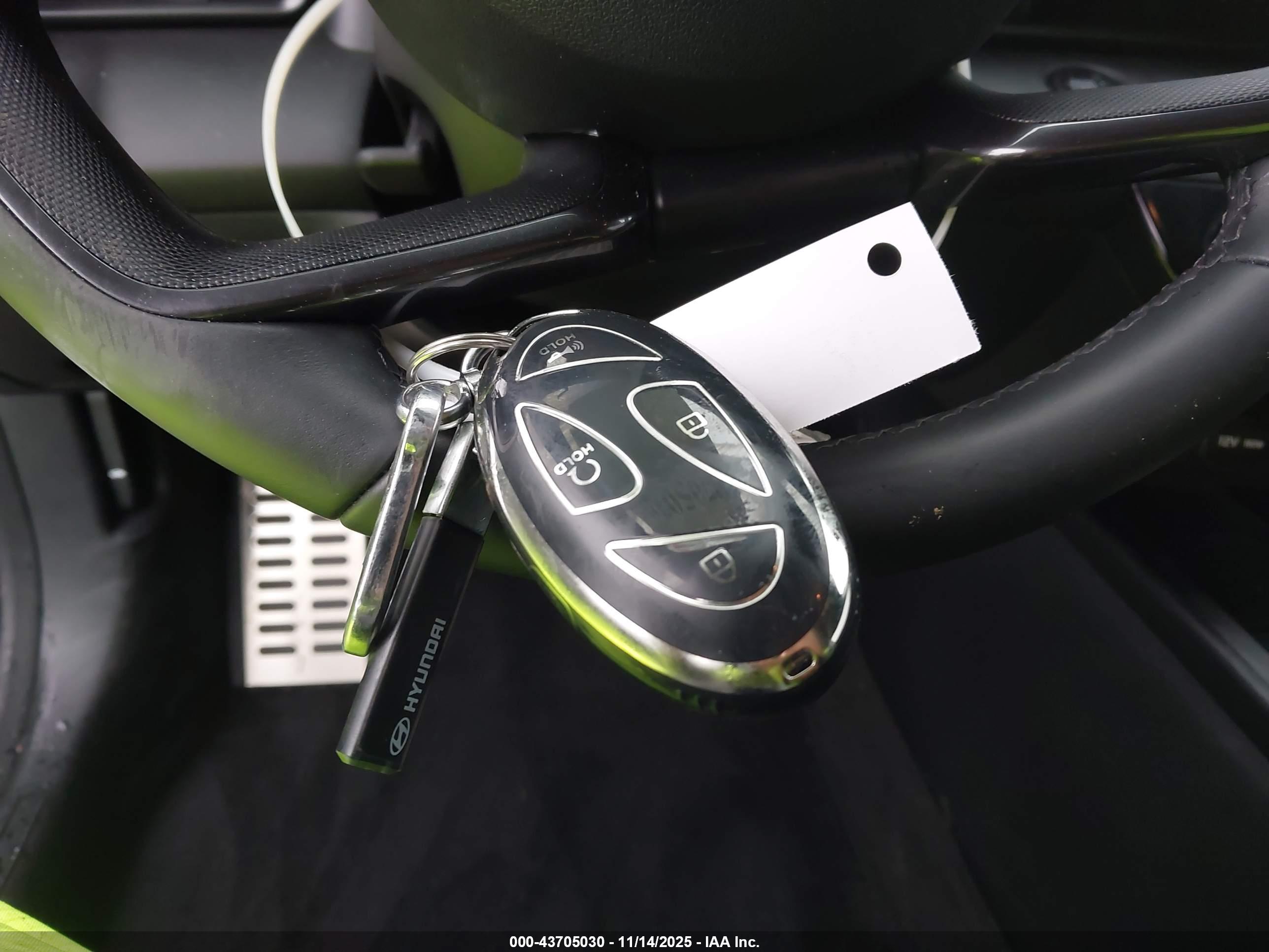 HYUNDAI ELANTRA image 11