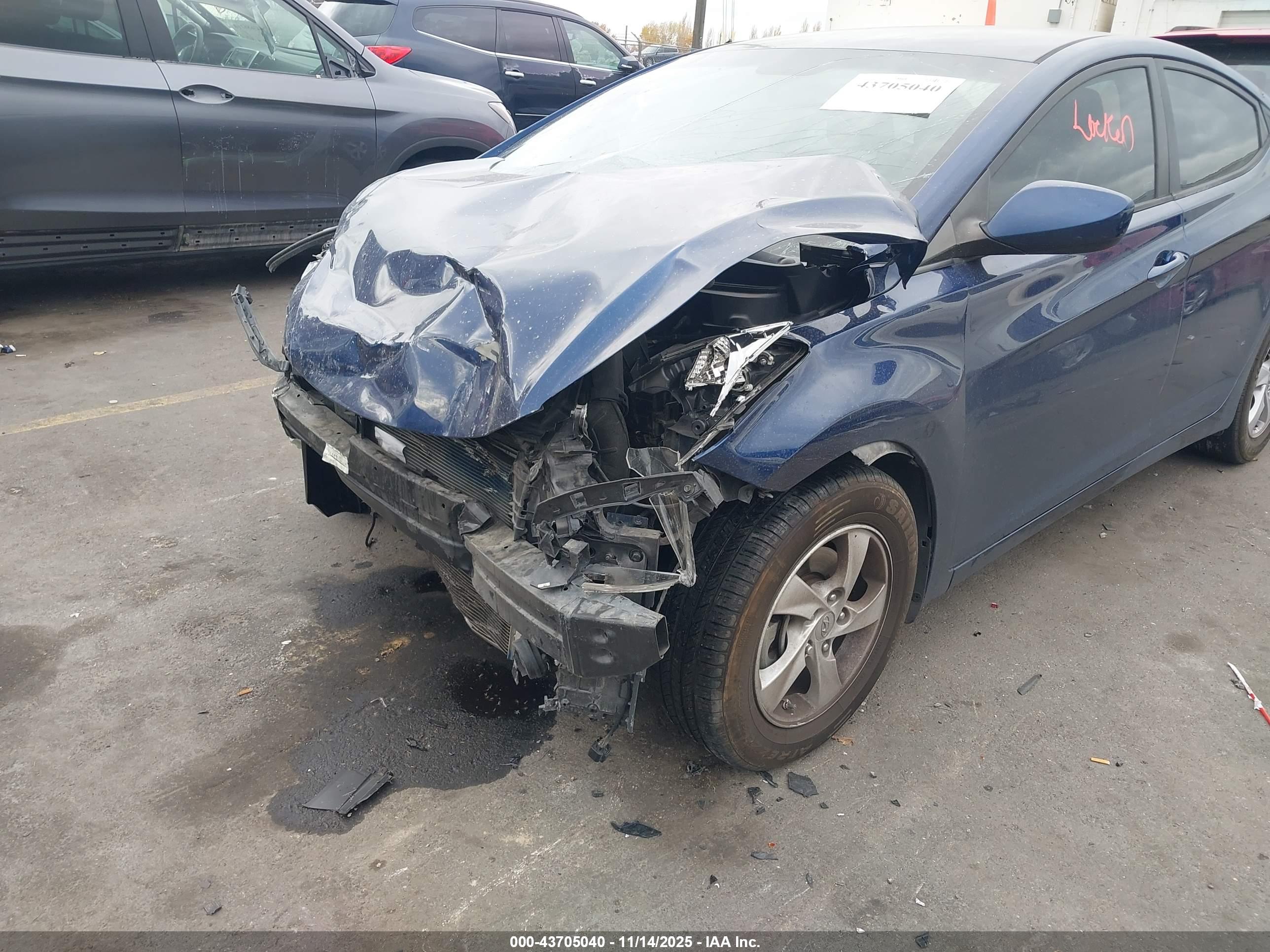 HYUNDAI ELANTRA image 6