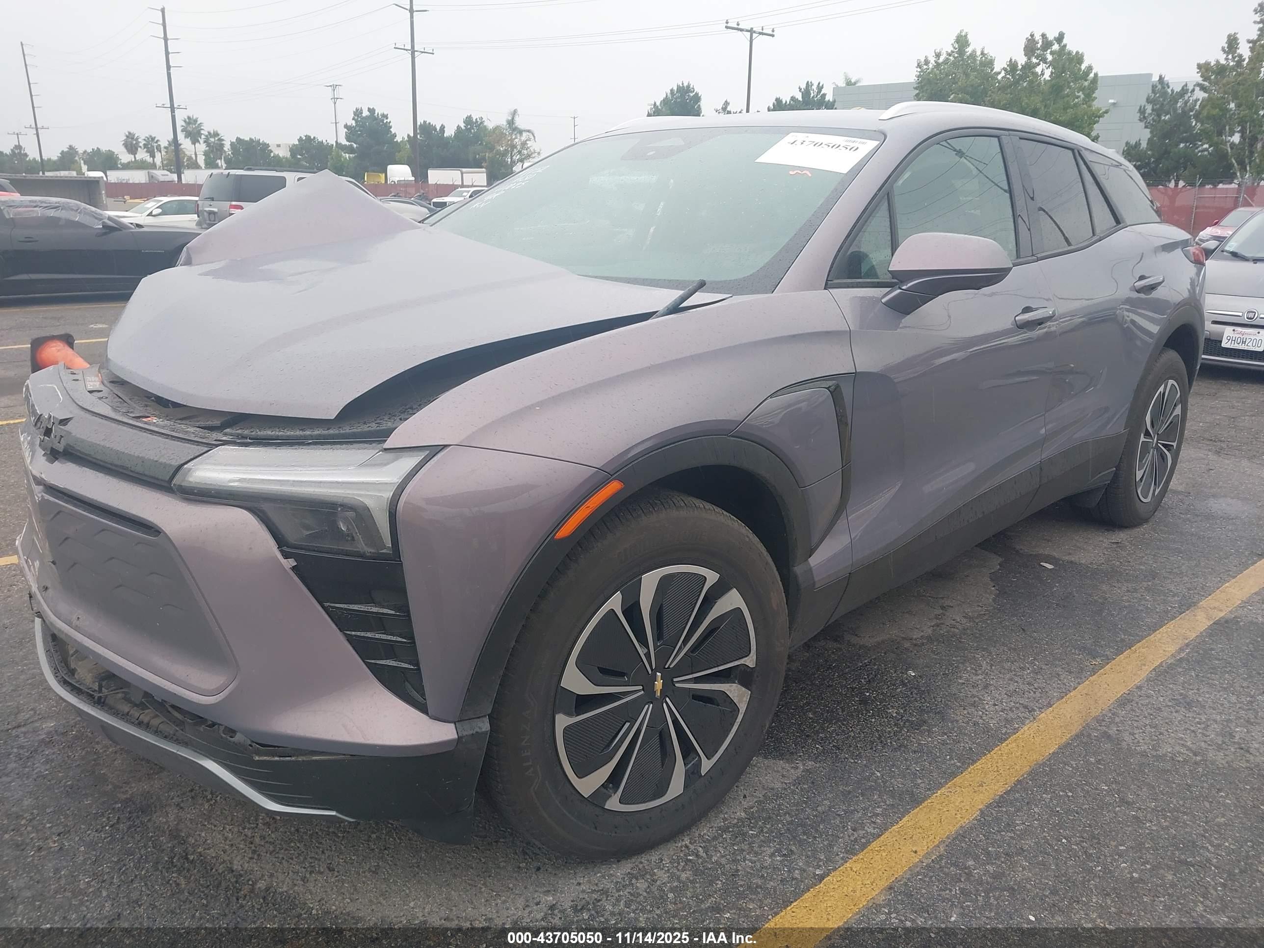 CHEVROLET BLAZER image 2