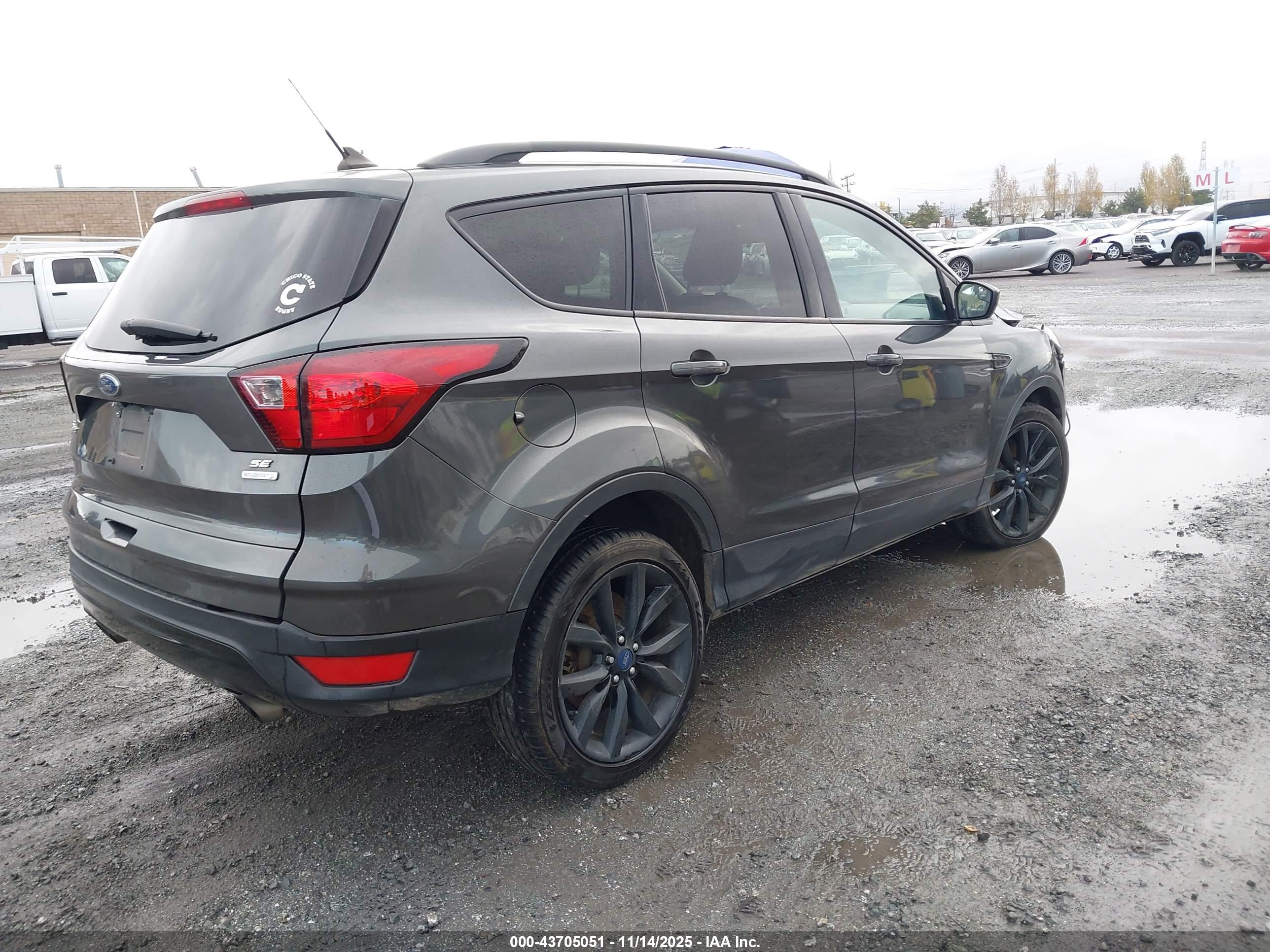 FORD ESCAPE image 4