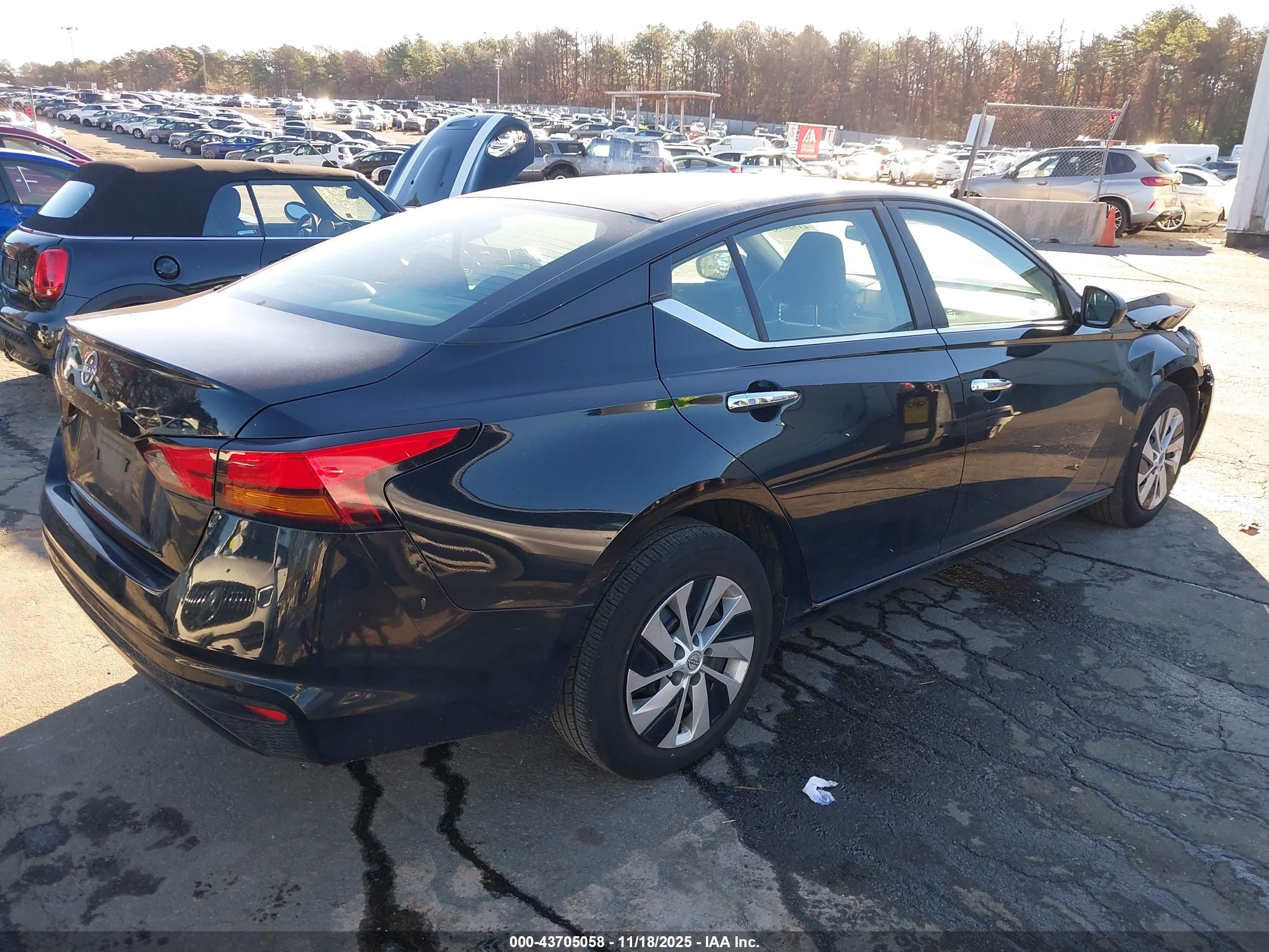 NISSAN ALTIMA image 4