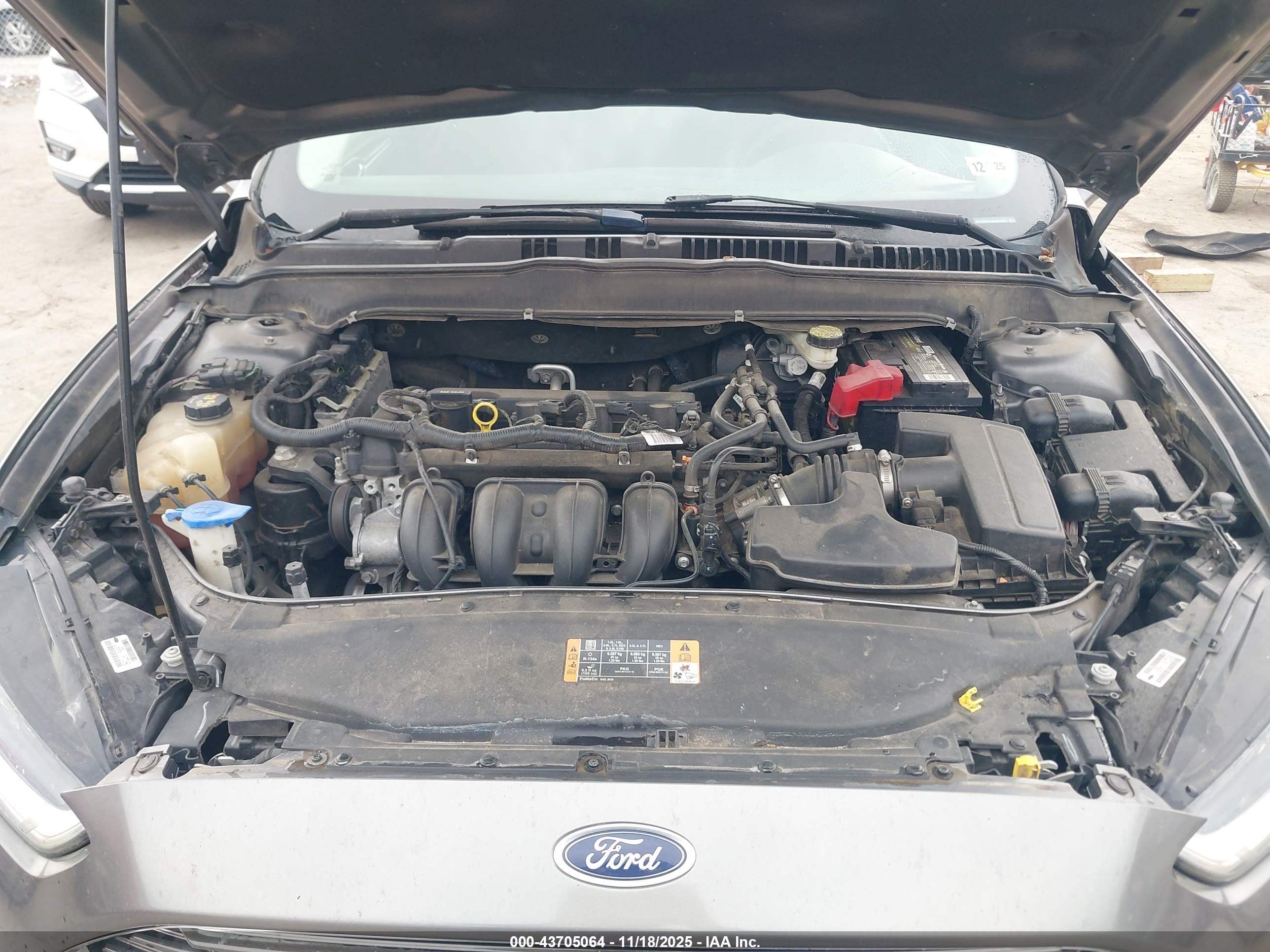 FORD FUSION image 10
