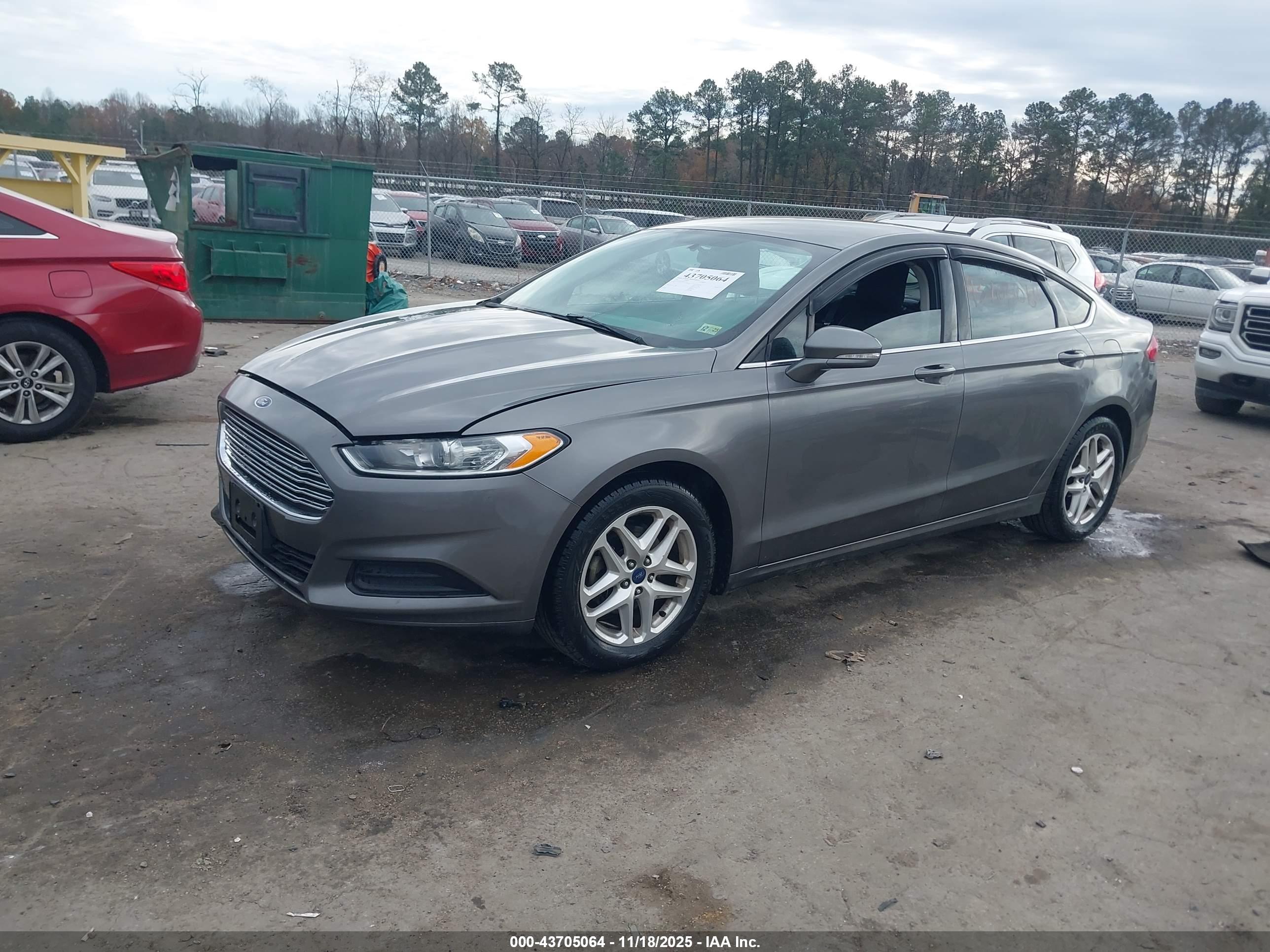 FORD FUSION image 2