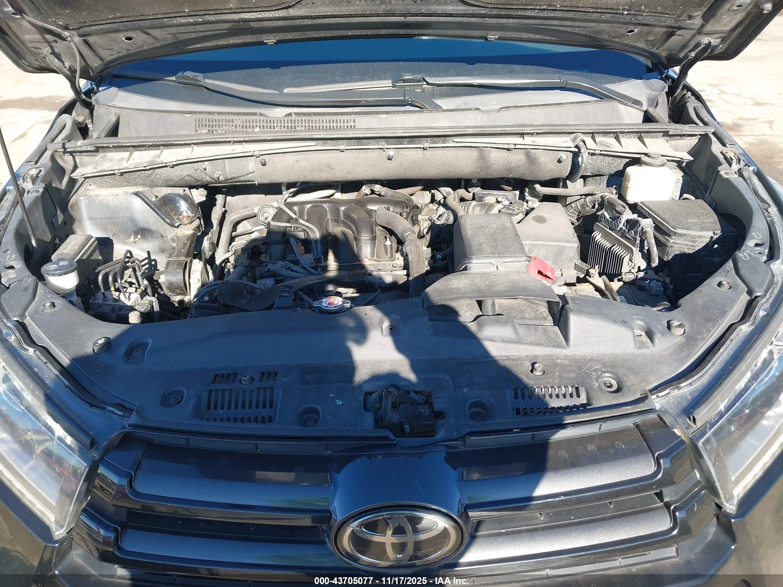 TOYOTA HIGHLANDER image 10