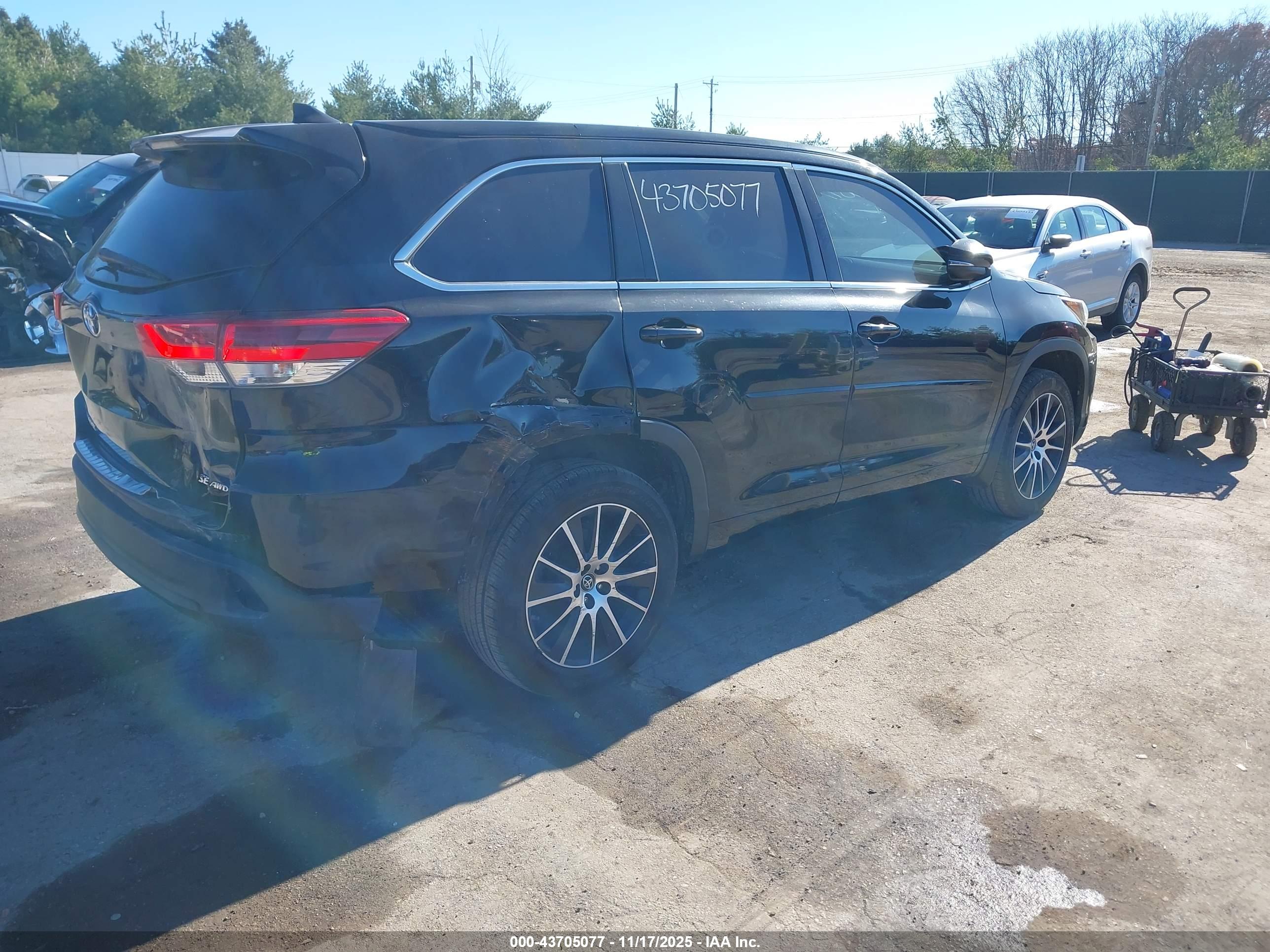 TOYOTA HIGHLANDER image 4