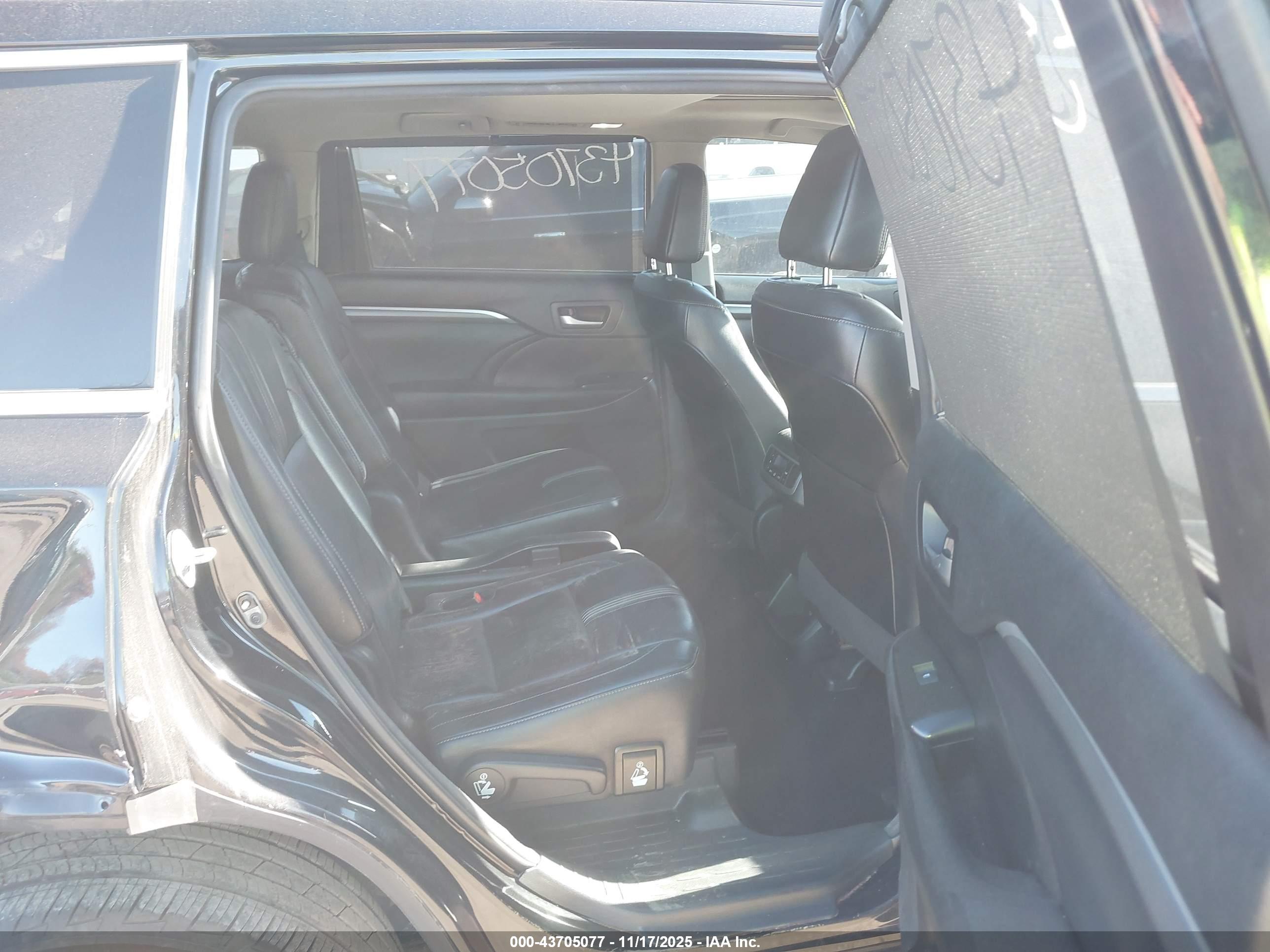 TOYOTA HIGHLANDER image 8