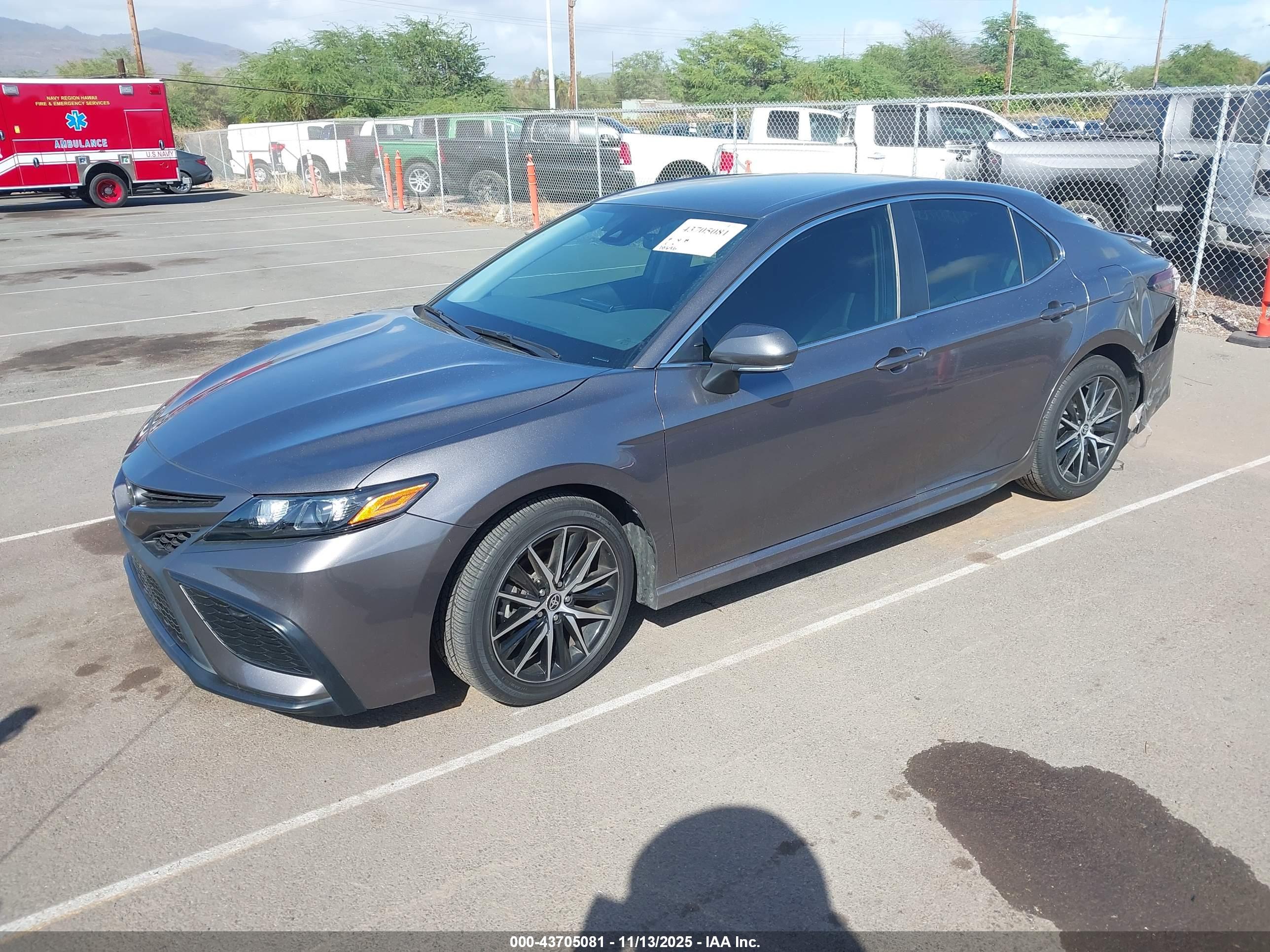 TOYOTA CAMRY image 2