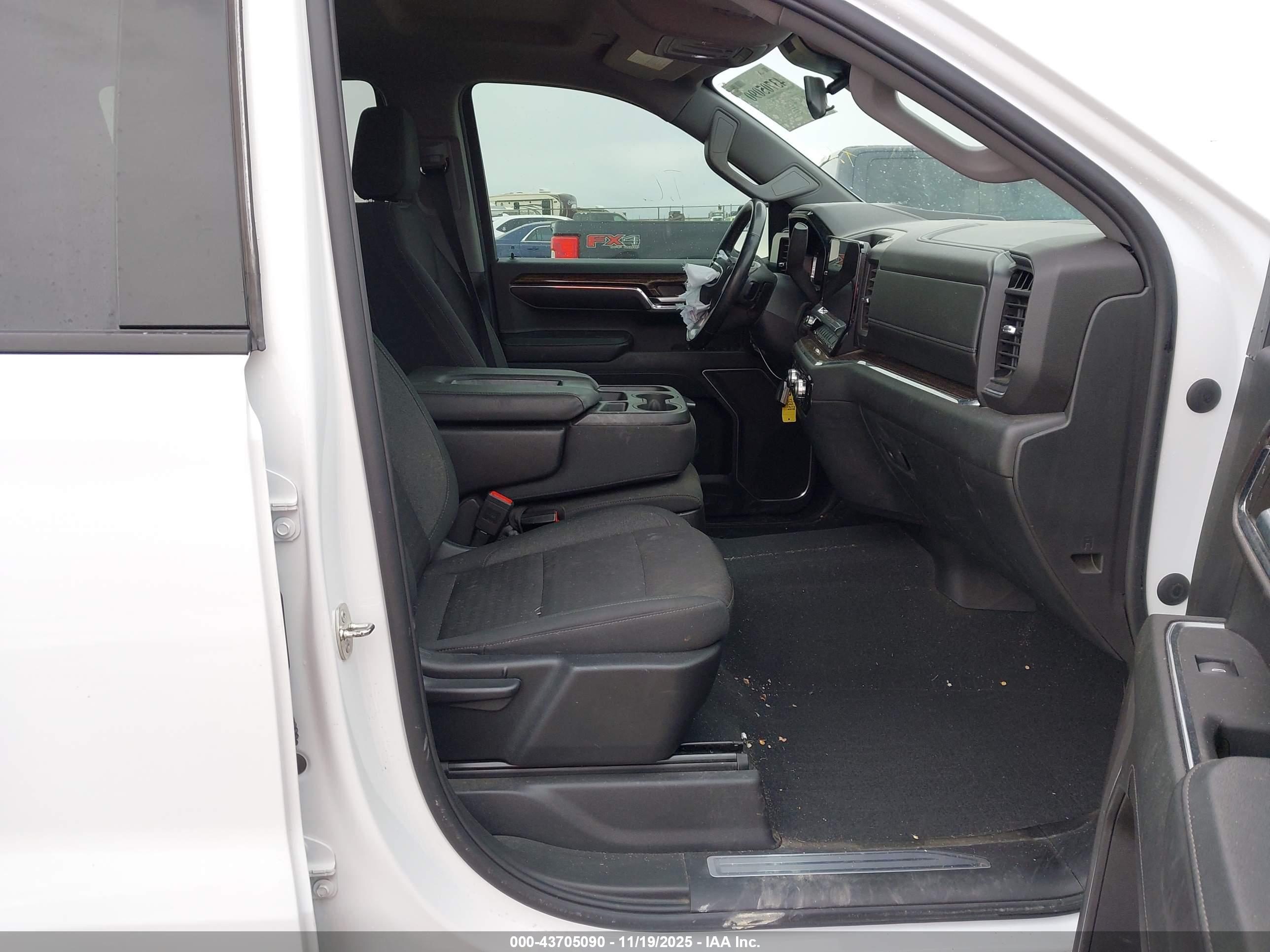 GMC SIERRA image 5