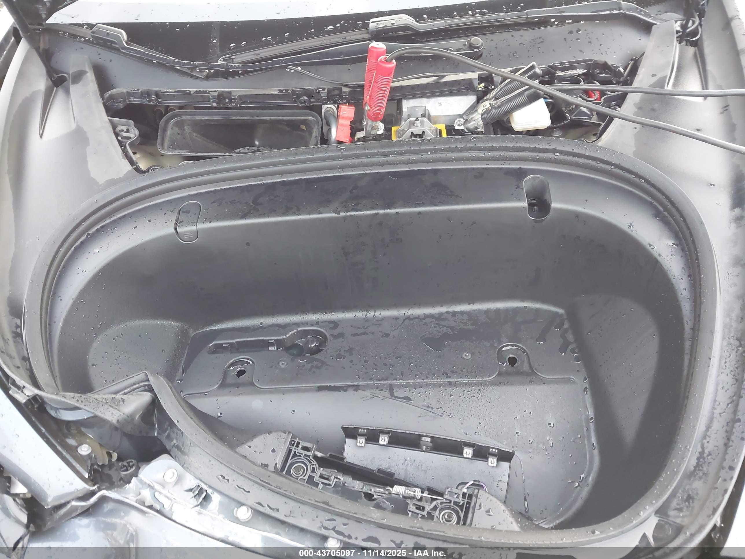 TESLA MODEL image 10