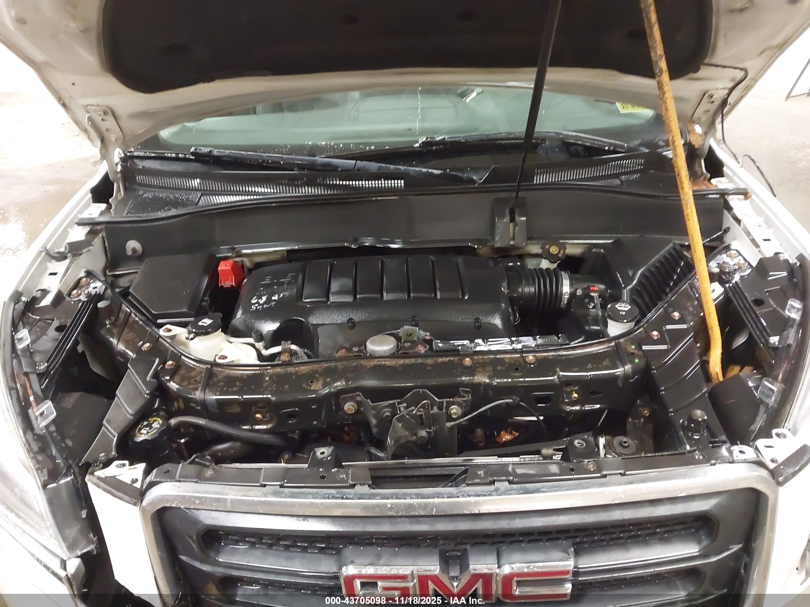 GMC ACADIA image 10