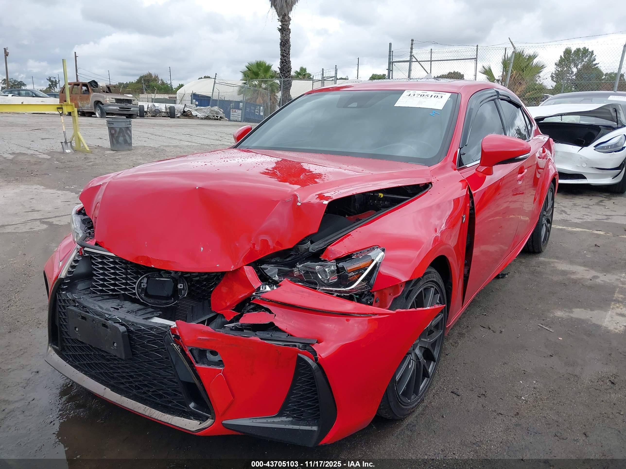 LEXUS IS image 2