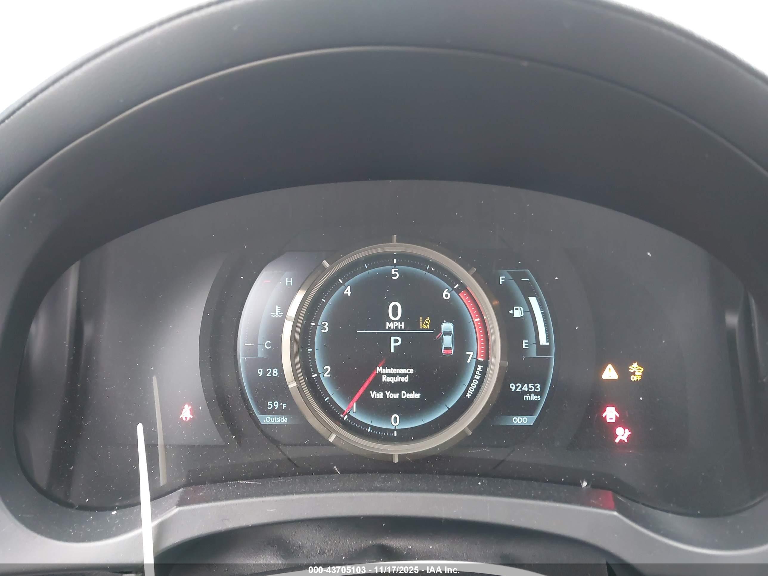 LEXUS IS image 7