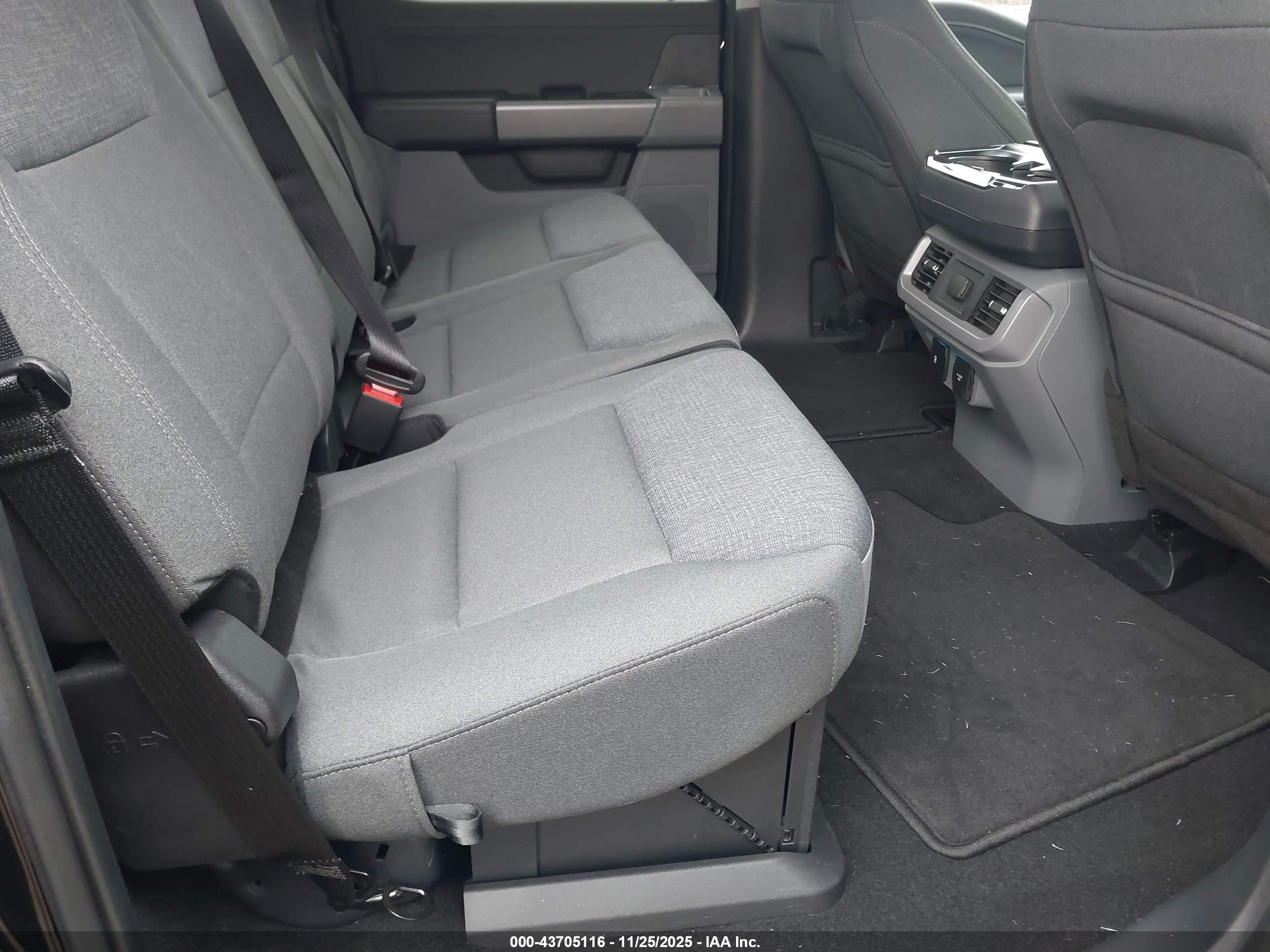 FORD F-150 image 8