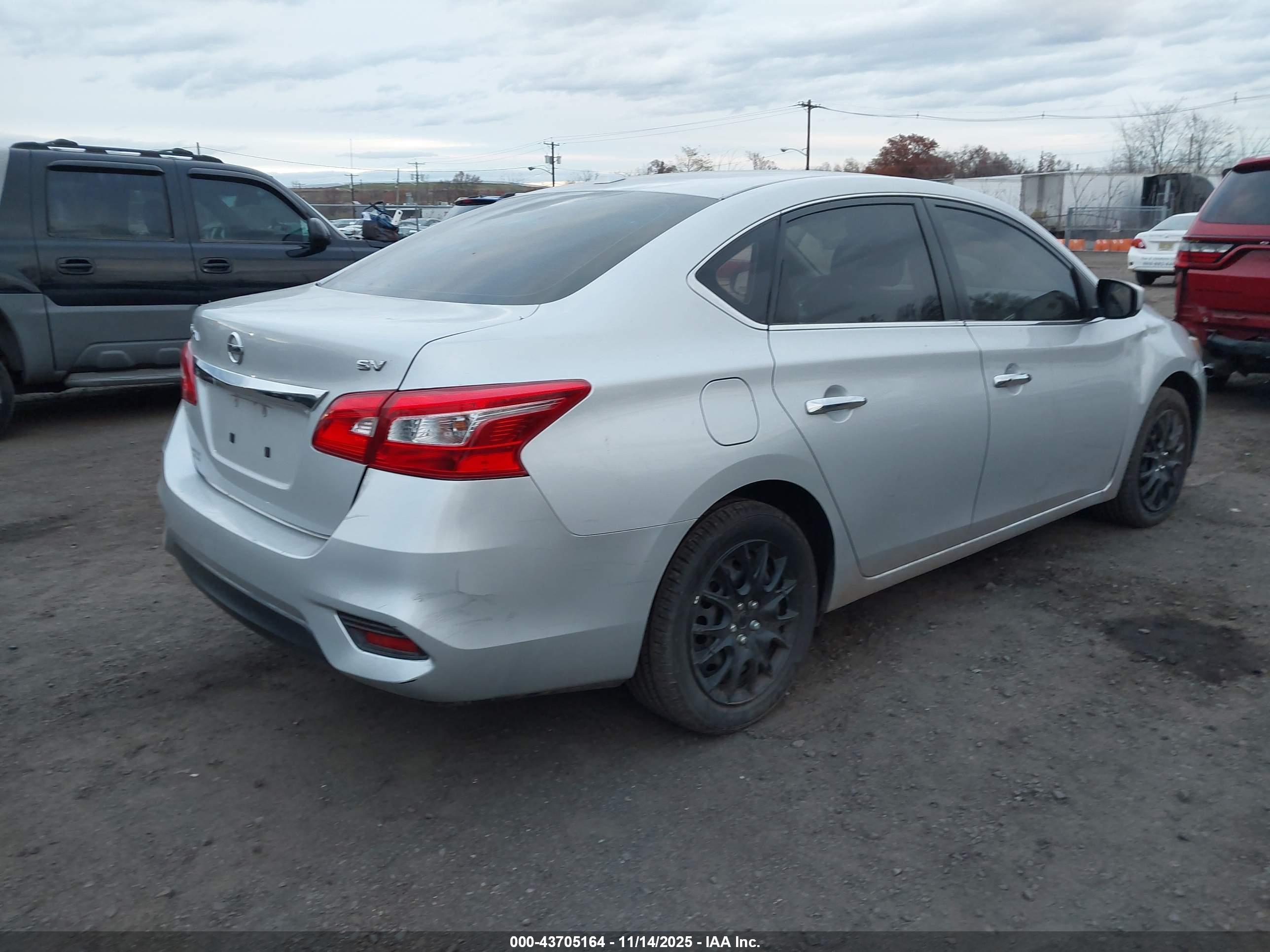NISSAN SENTRA image 4