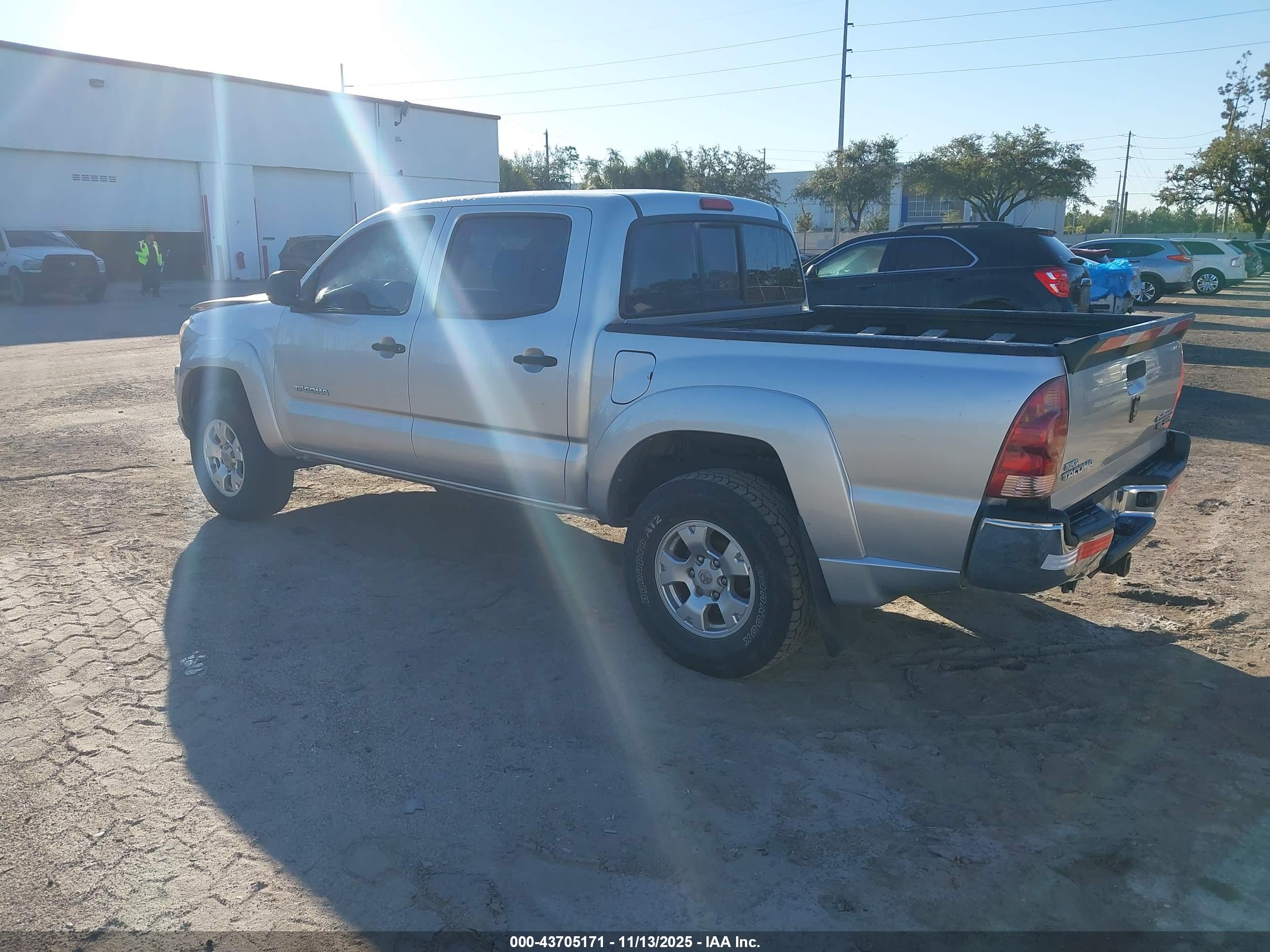 TOYOTA TACOMA image 3